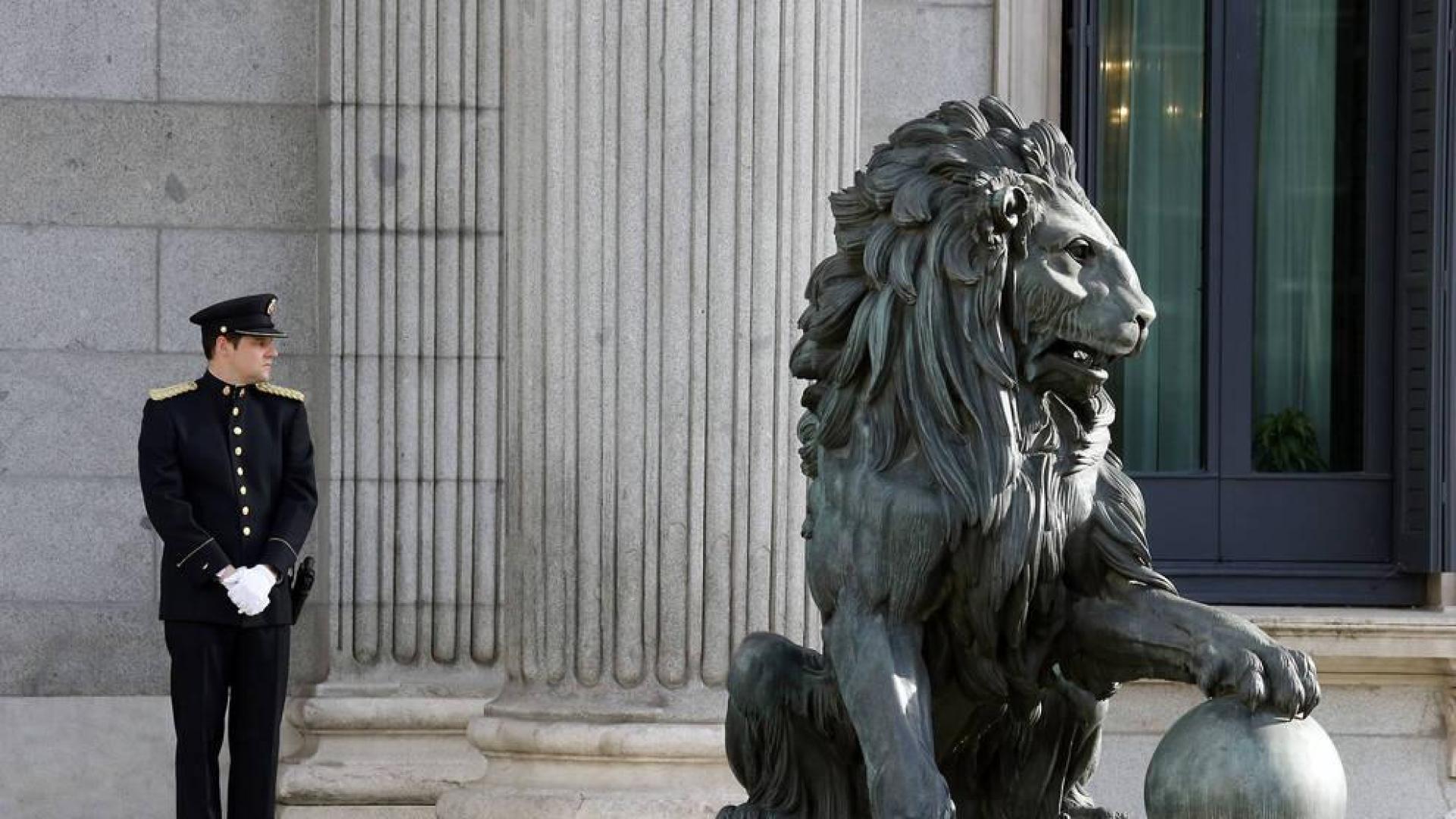 Calvo pide que el Congreso acorte su nombre para no excluir a las diputadas