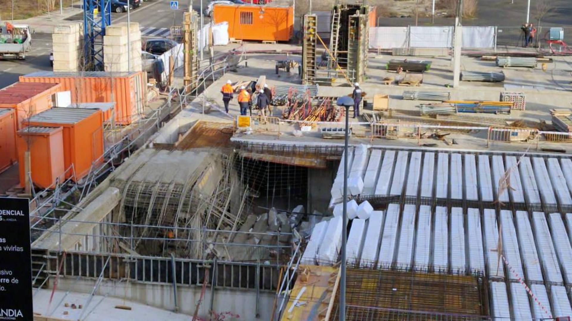 Cinco trabajadores han resultado heridos de carácter leve este viernes en una obra en Ripagaina. El siniestro se ha producido en una obra en construcción en la calle Lisboa.
