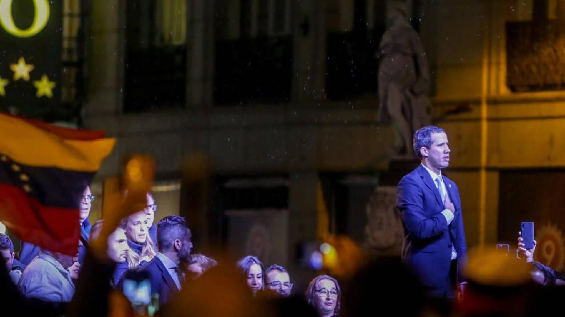 Guaidó llama a la "acción" en un encuentro con la diáspora venezolana en la Puerta del Sol