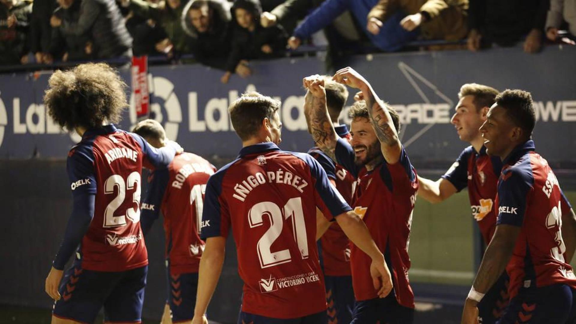 Alegría de los jugadores de Osasuna, y en especial de Iñigo Pérez y Rubén García, autores de los dos goles.