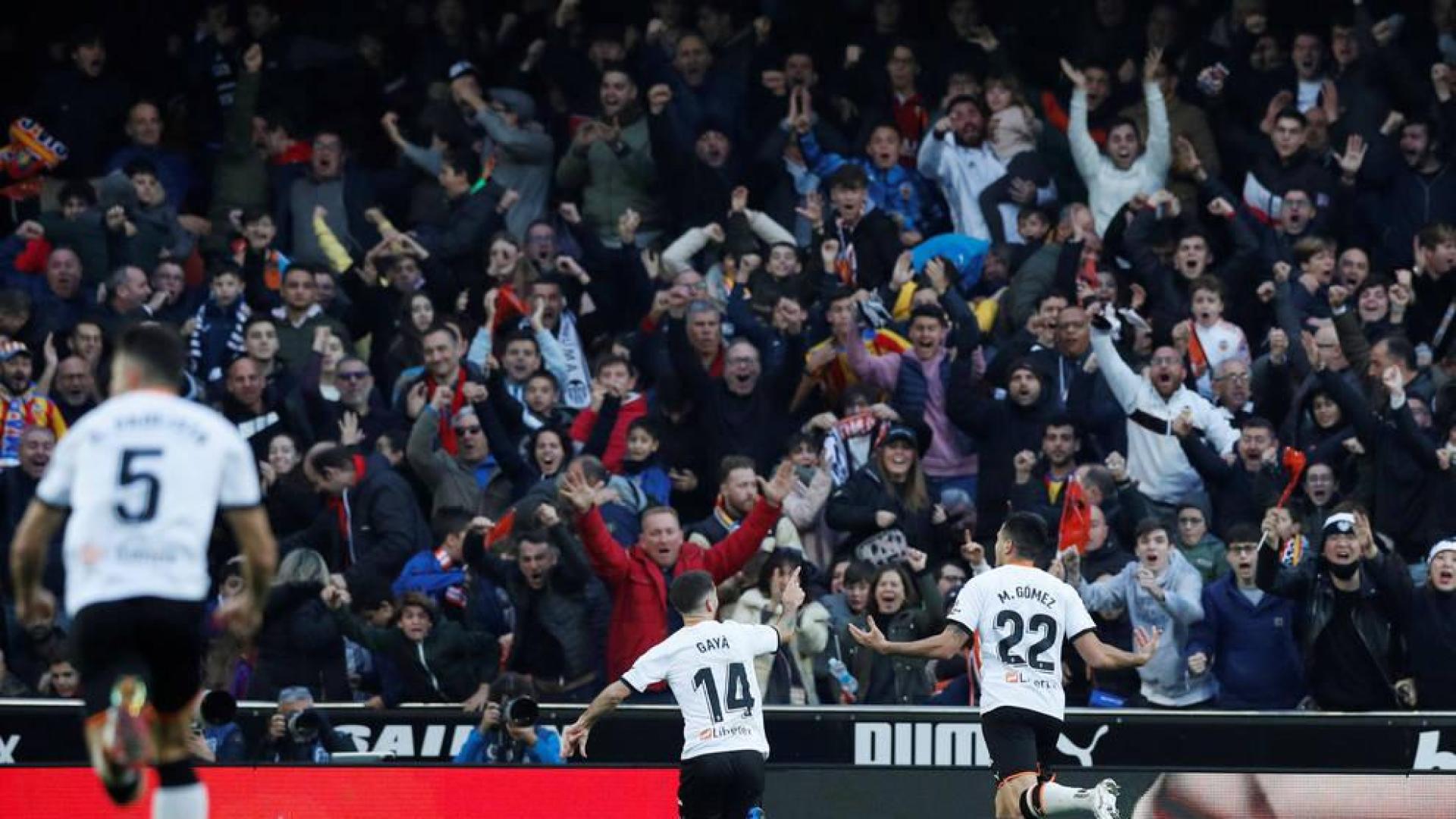El Valencia recupera su mejor versión y tumba al Barcelona