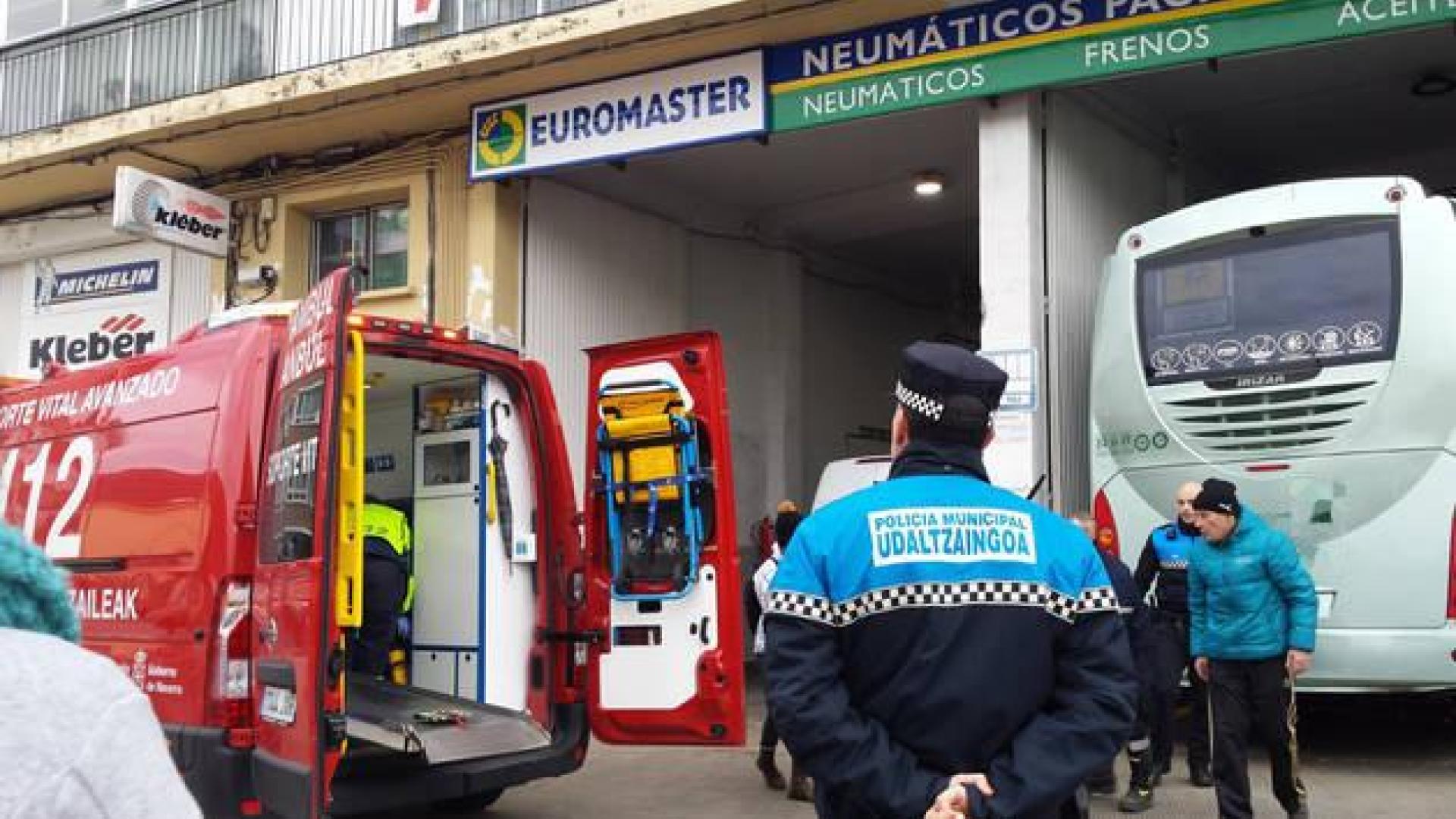 Herido al explotarle una rueda de camión en un taller de neumáticos de Berriozar