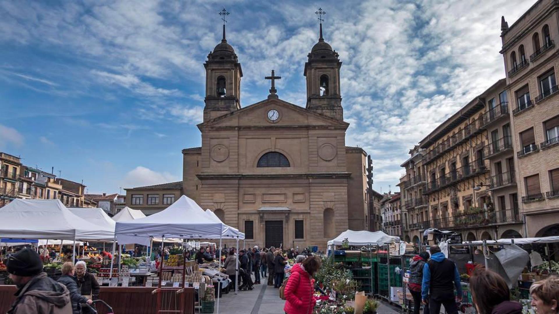 Estella pone al día los pagos en el mercado del jueves y elimina 7 puestos