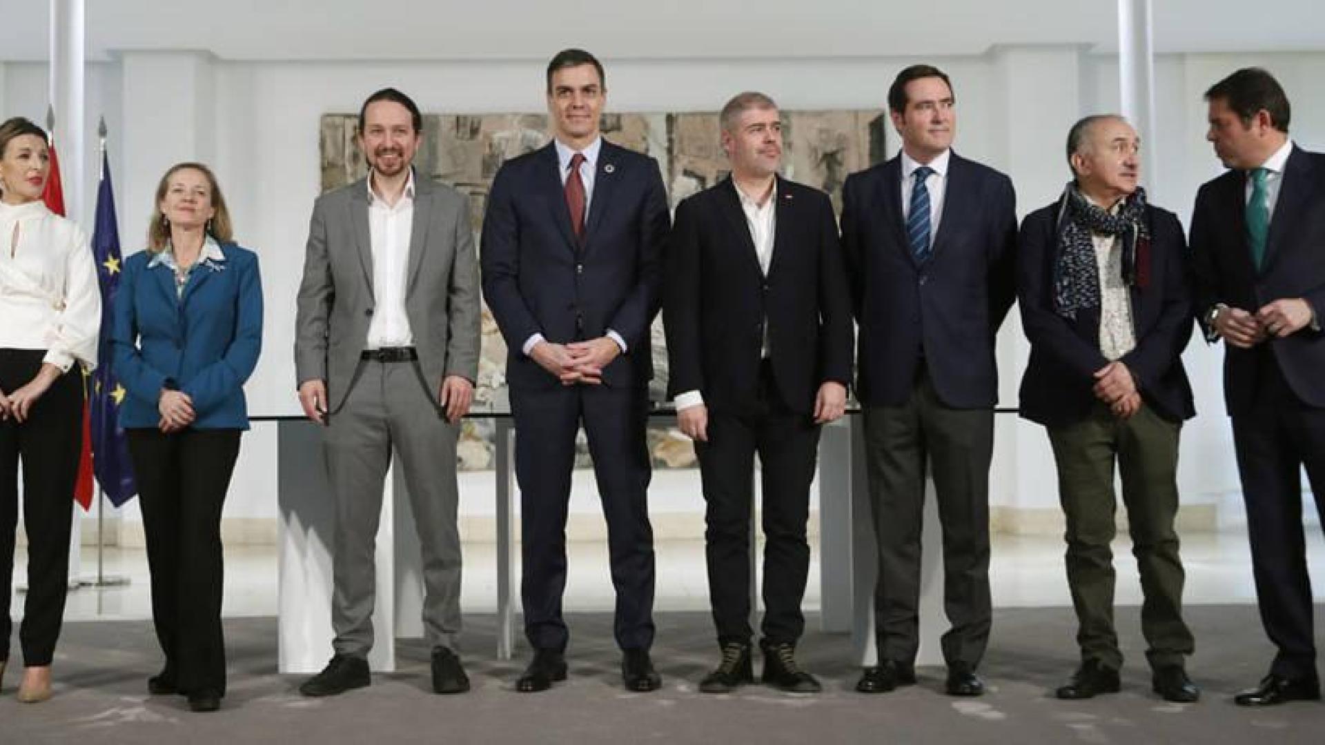Firmado el acuerdo para subir el salario mínimo a 950 euros en 2020