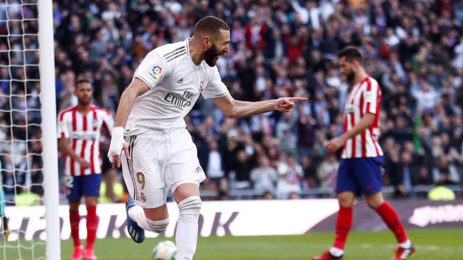 Benzema castiga a un Atlético lastrado