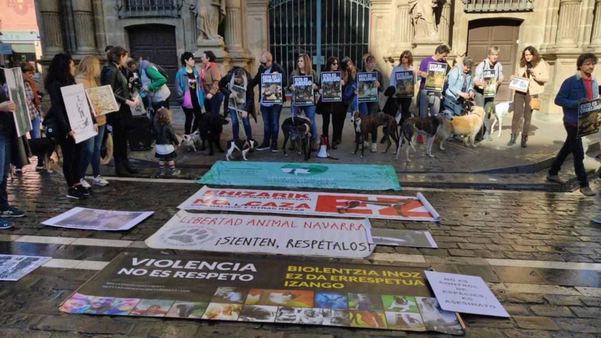 No a la Caza muestra en Pamplona su rechazo a la actividad cinegética