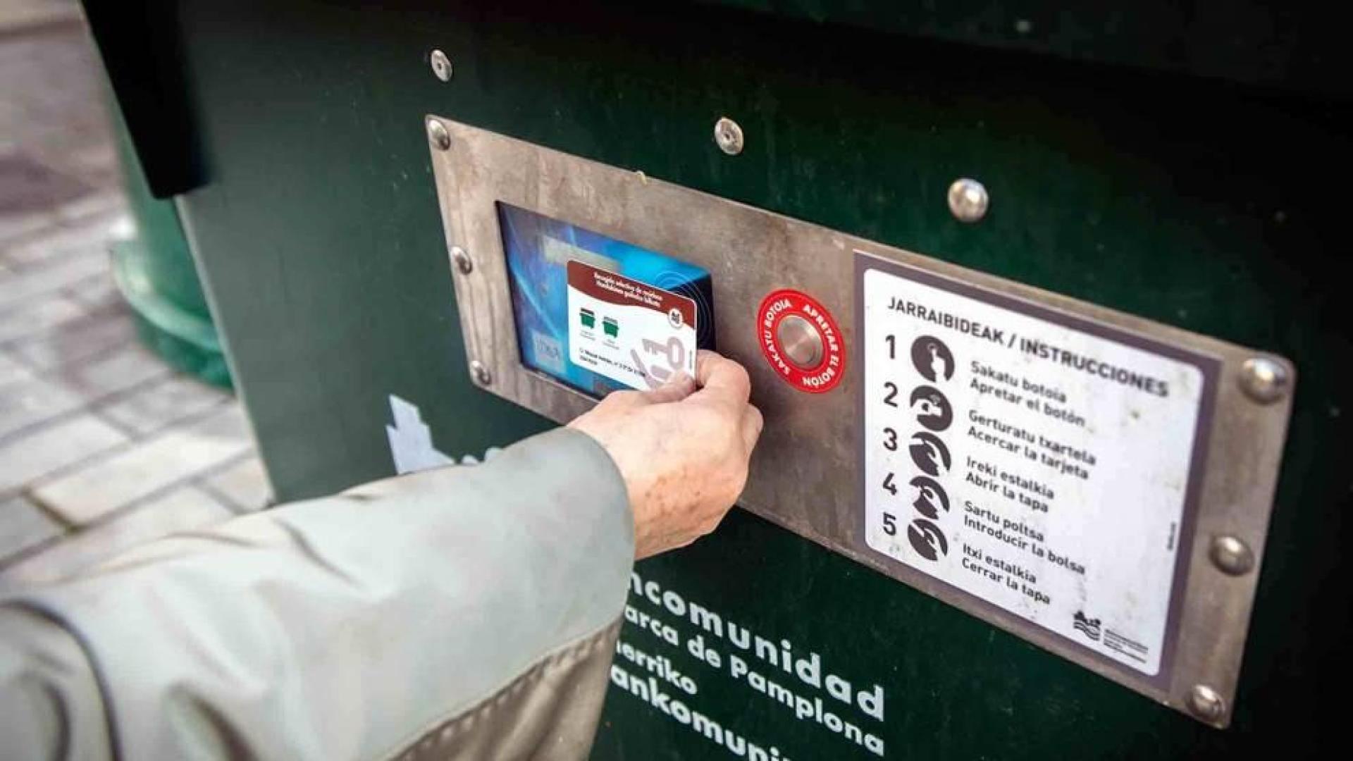 Los contenedores con tarjeta multiplican por cuatro la recogida