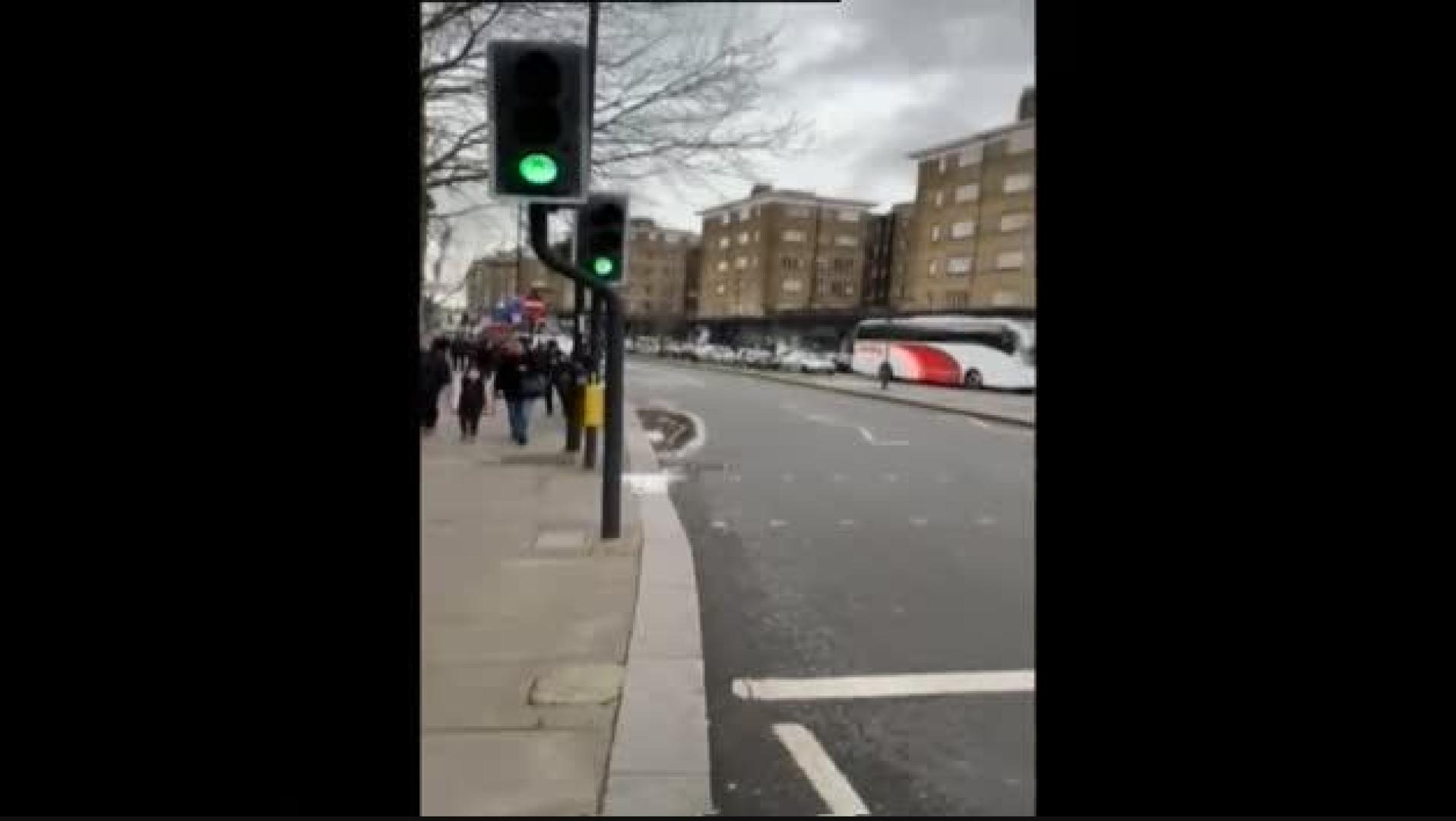 Abatido un hombre en Londres tras apuñalar a dos viandantes