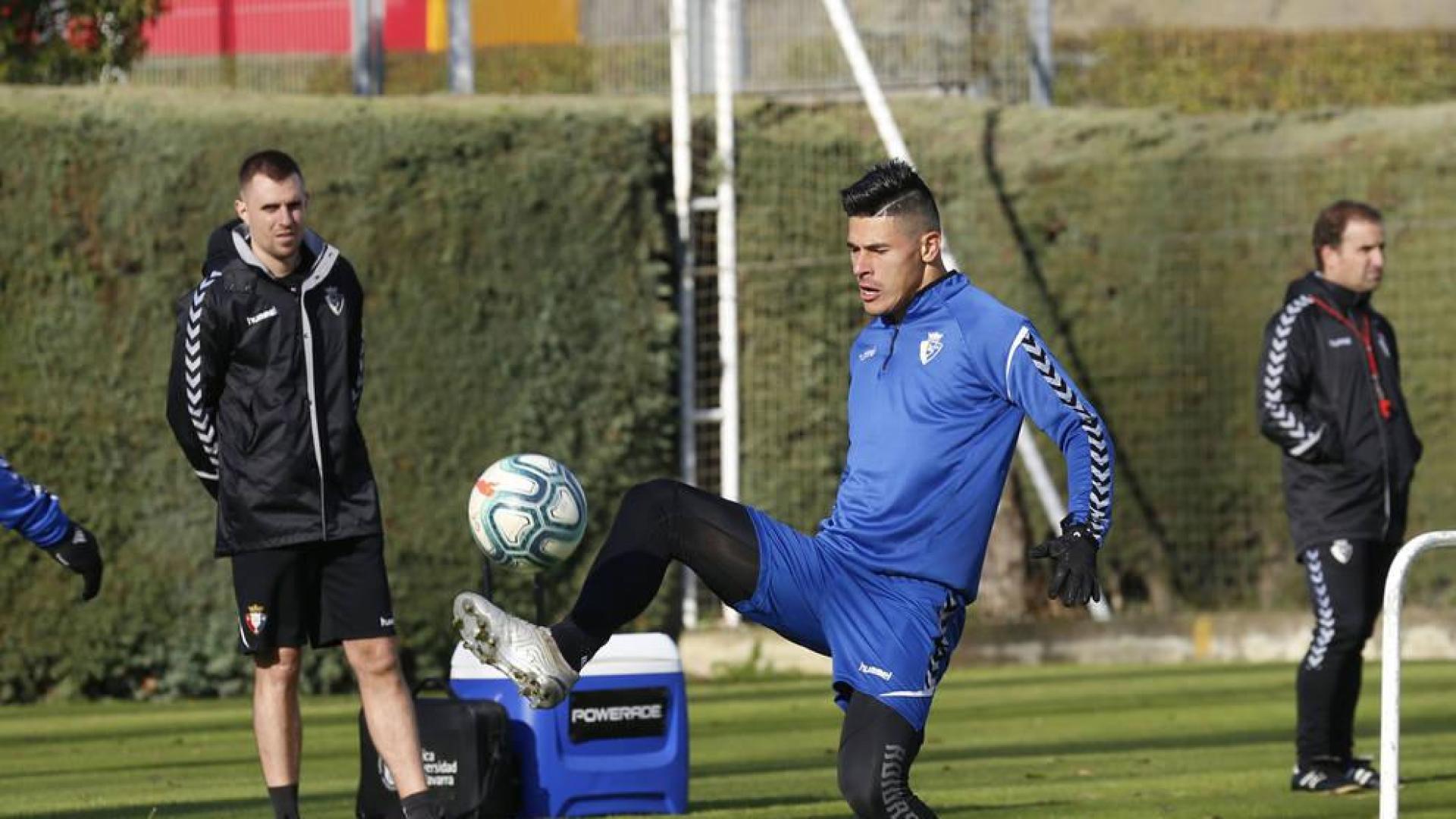 Facundo Roncaglia se perfila como lateral derecho para el partido del Wanda