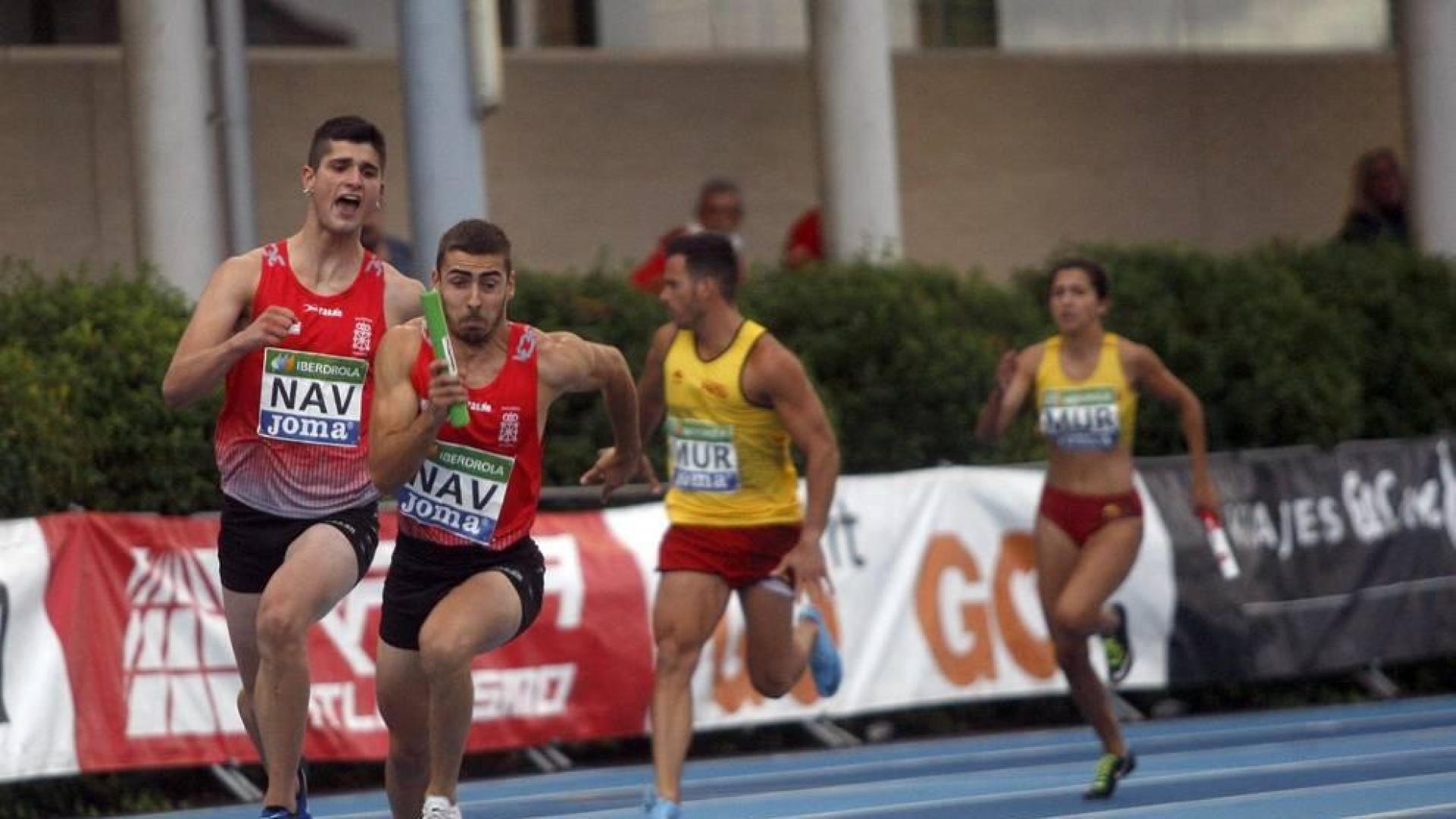 La lluvia no ha impedido que en el estadio de Larrabide se celebre el campeonato Nacional de Federación de Atletismo