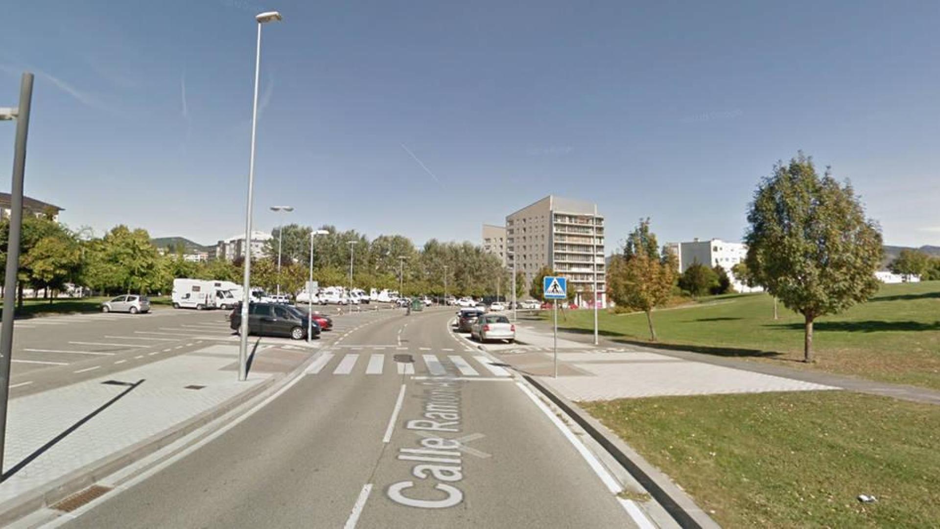 Dos motoristas heridos en sendos accidentes en Pamplona