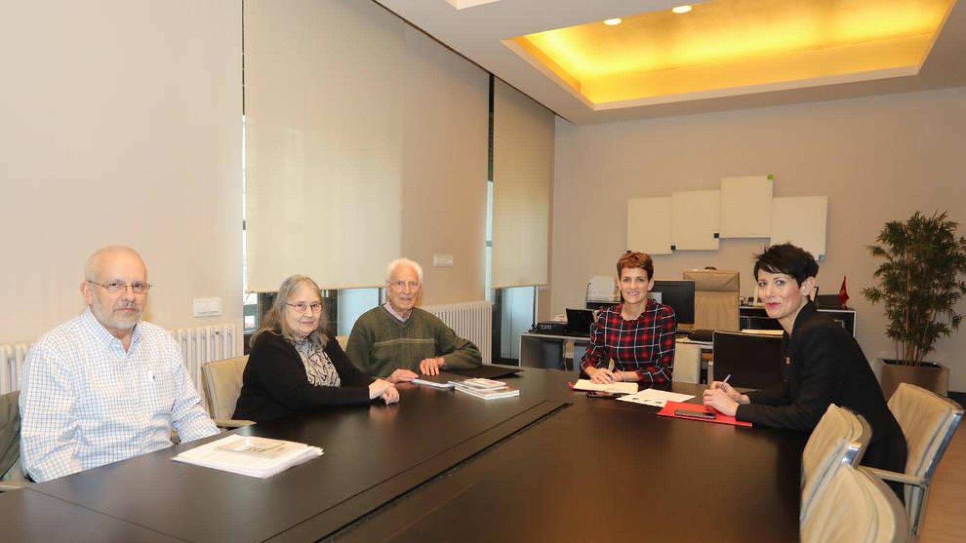 Chivite traslada el "interés" de trabajar en la problemática de las inmatriculaciones