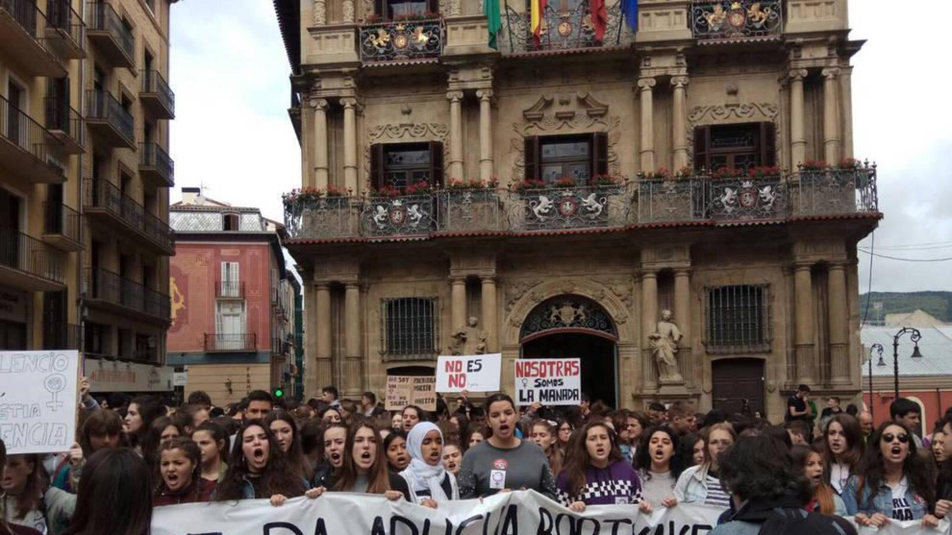 Los estudiantes se movilizan para denunciar que "No es abuso, es violación"