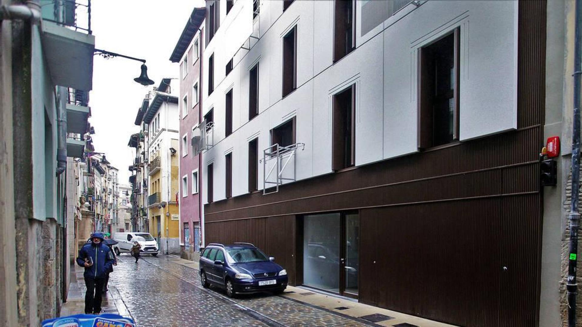 Pamplona Centro Histórico ofrece plazas de aparcamiento en la calle Descalzos