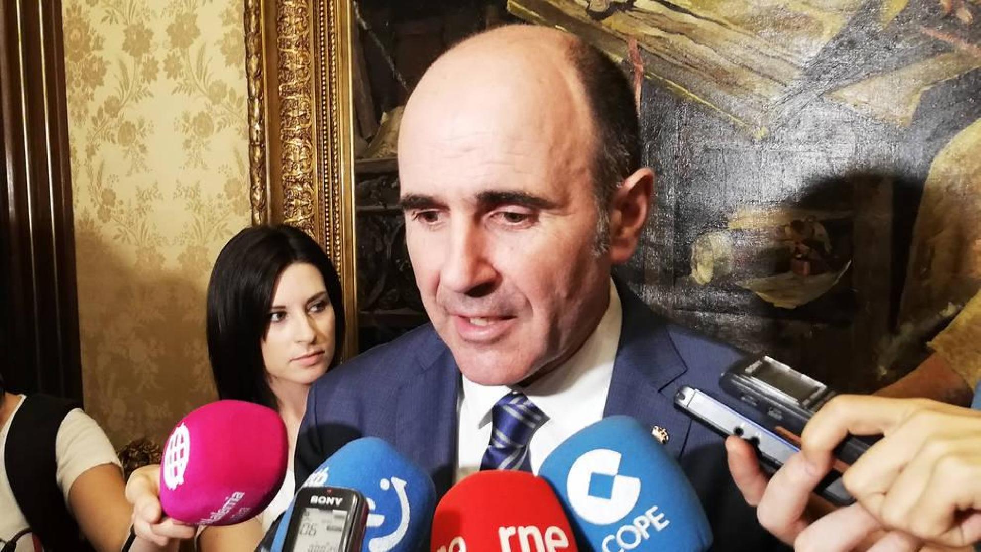 Ayerdi repite como consejero con "mucha ilusión y ganas de seguir empujando"