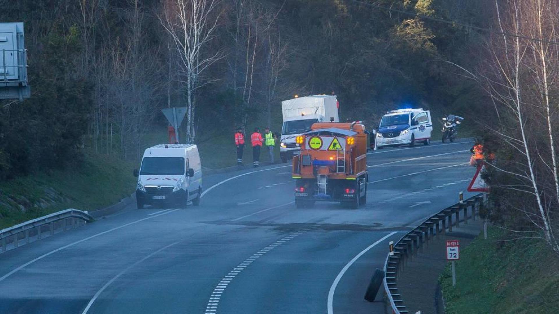 Muere un navarro de 55 años en una colisión con un camión en la N-121-A, en Irun