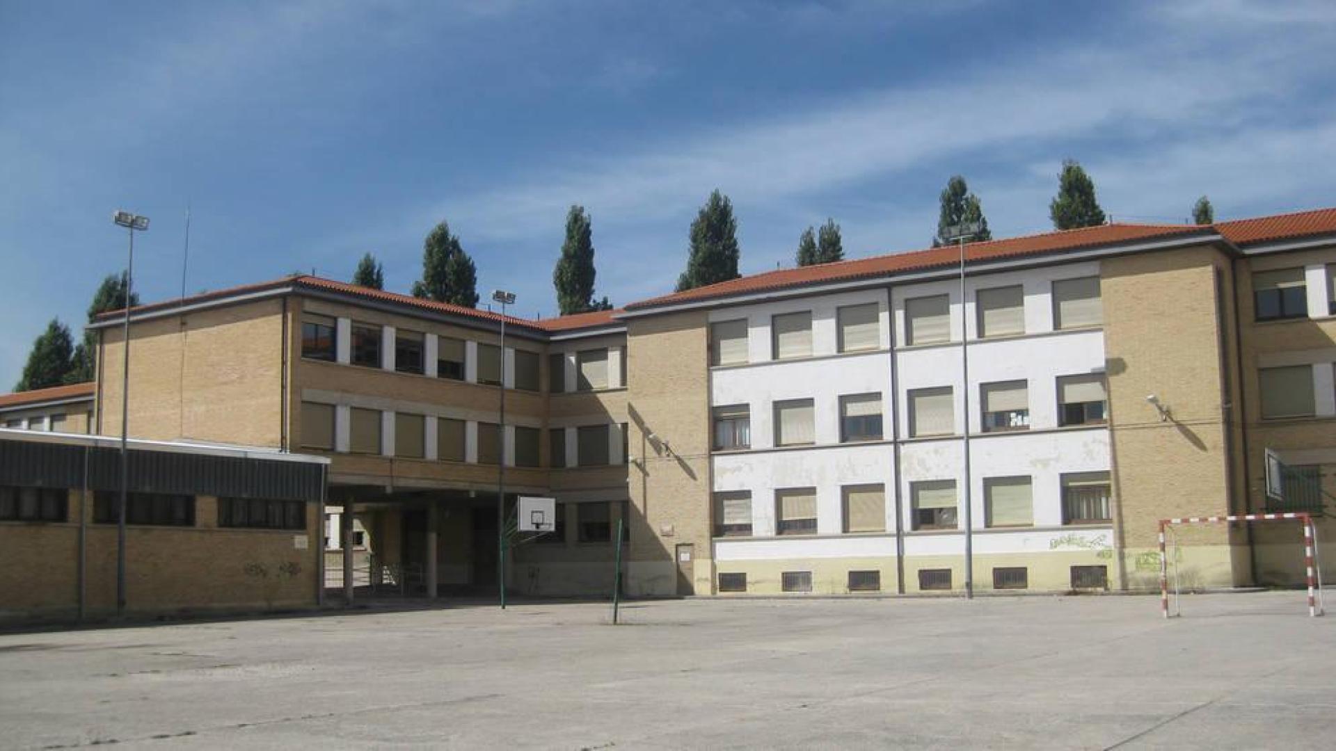 Antiguo colegio José Vila, de Pamplona.