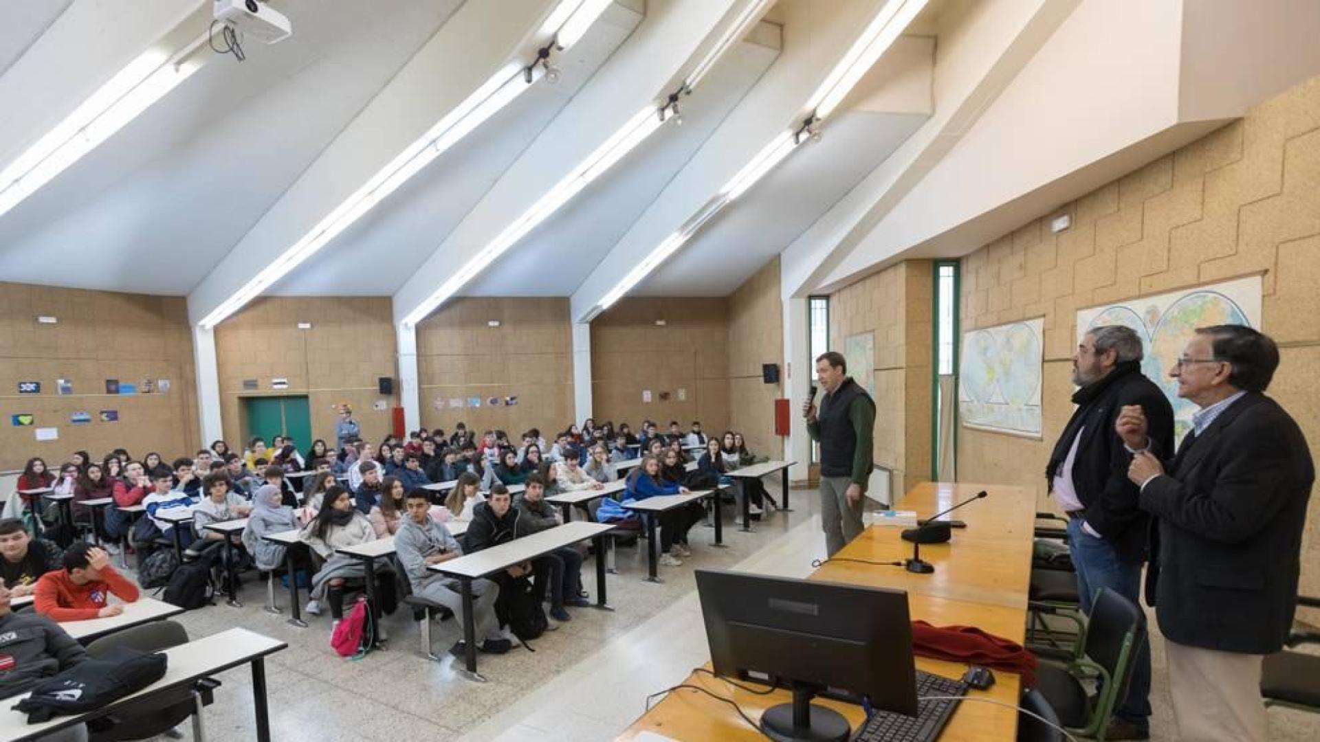 Fotografía de alumnos del IES Benjamín de Tudela.