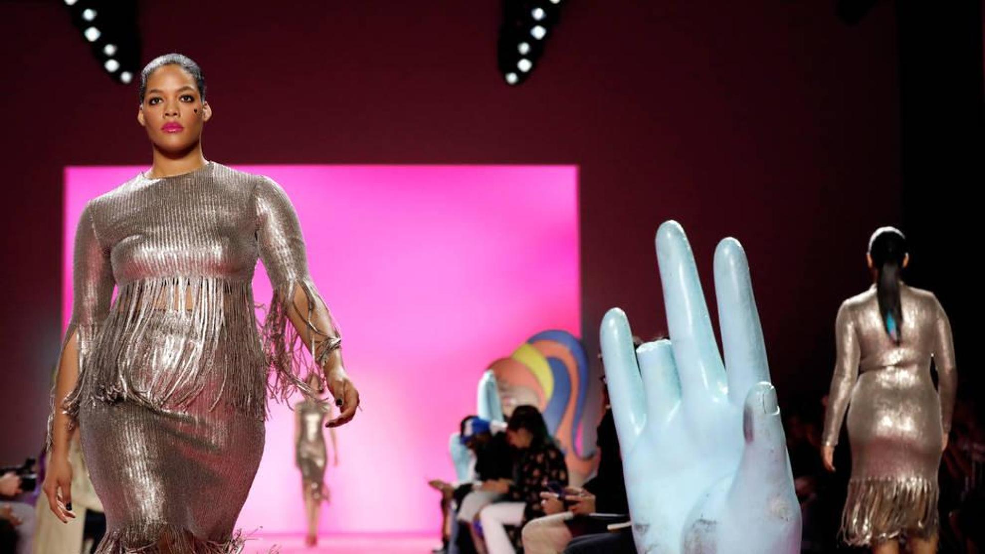 Christian Siriano brilla en la apertura de la 'Fashion Week' de Nueva York