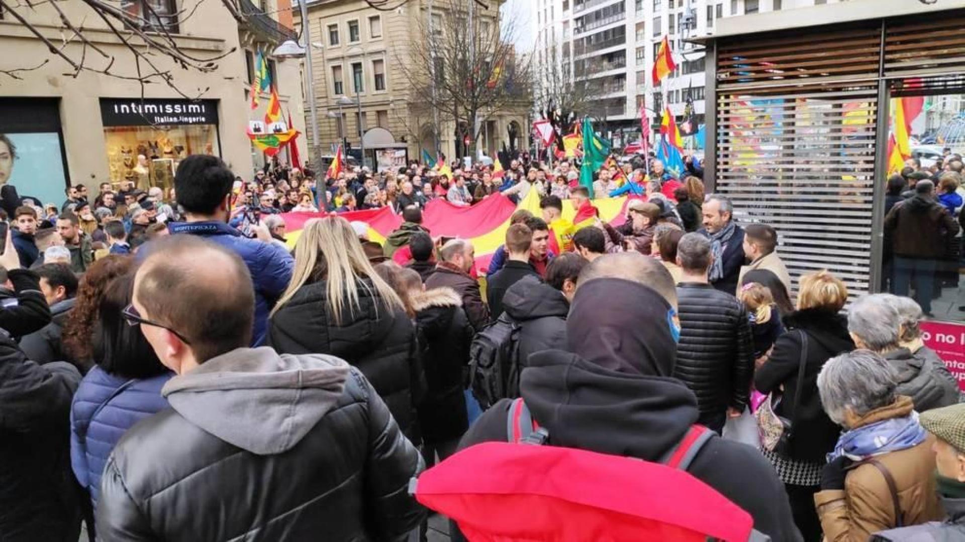 Una concentración protesta en Pamplona contra el traspaso de tráfico a Navarra