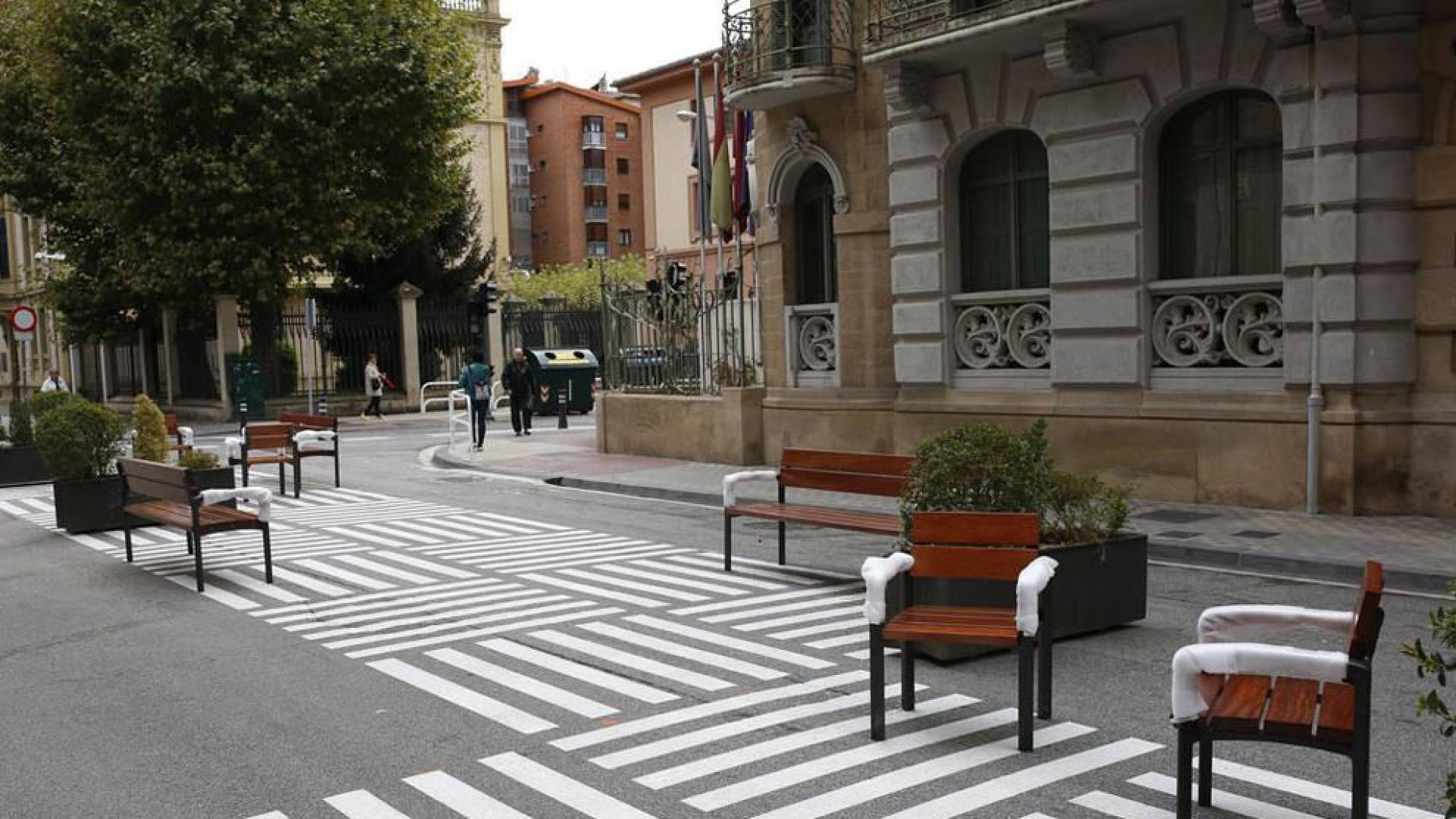 Mobiliario urbano para la nueva calle peatonal General Chinchilla de Pamplona