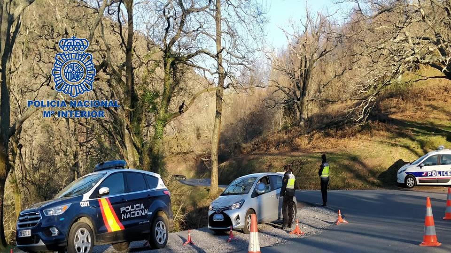 Policías españoles y franceses controlan en Dantxarinea redes de inmigración