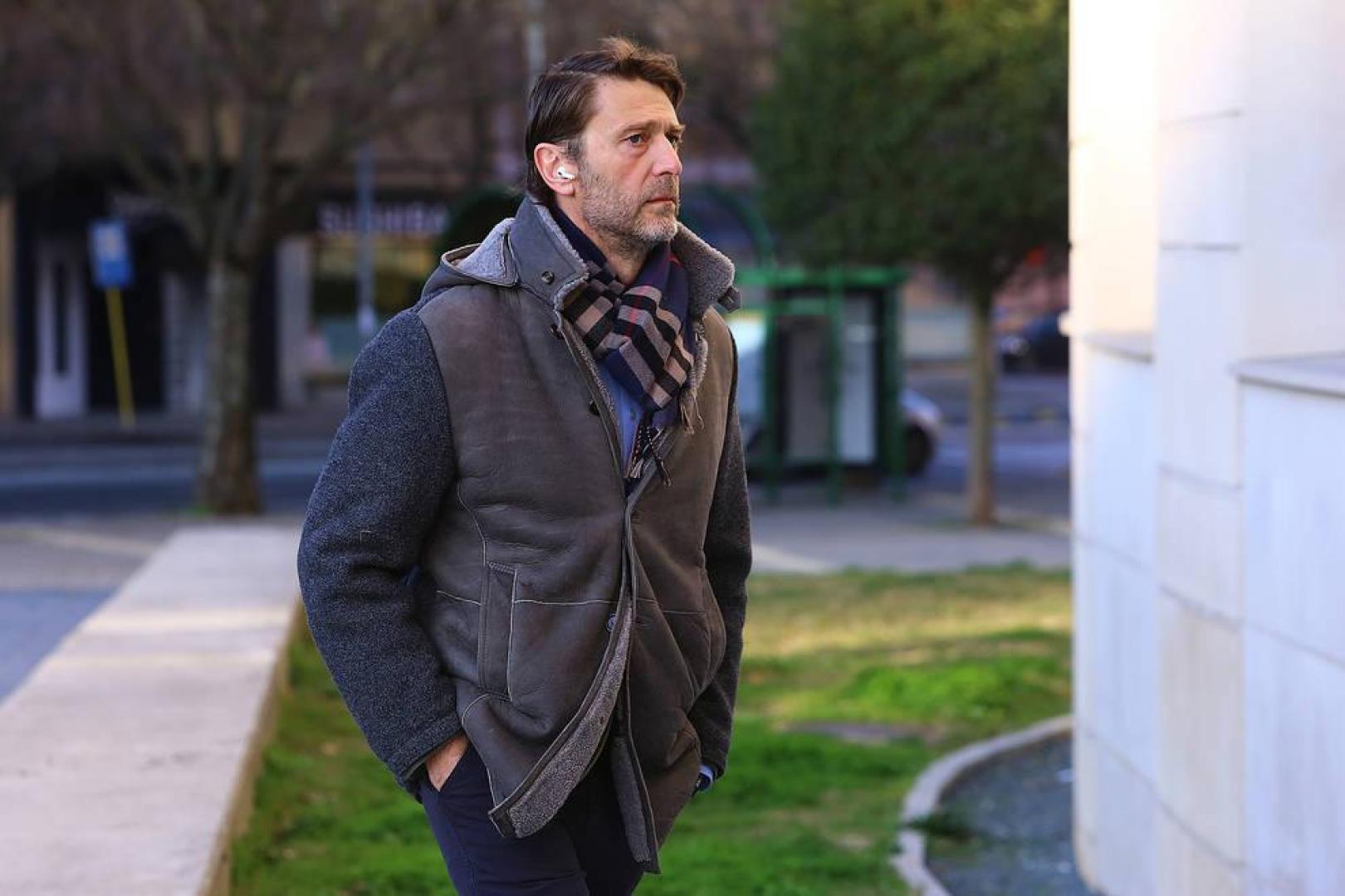 Carlos Suárez, expresidente del Valladolid, a su llegada a la Audiencia.