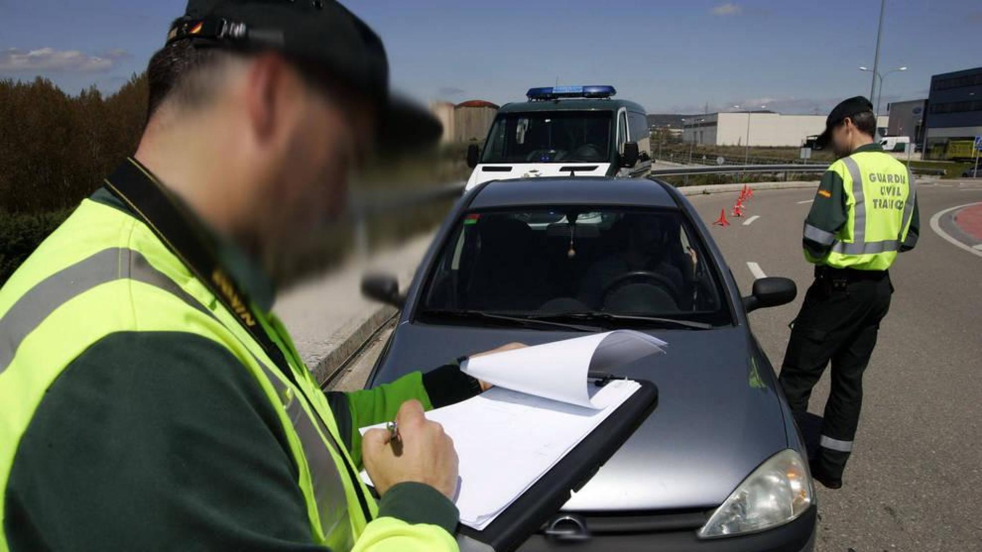 Agentes de la Guardia Civil de Tráfico