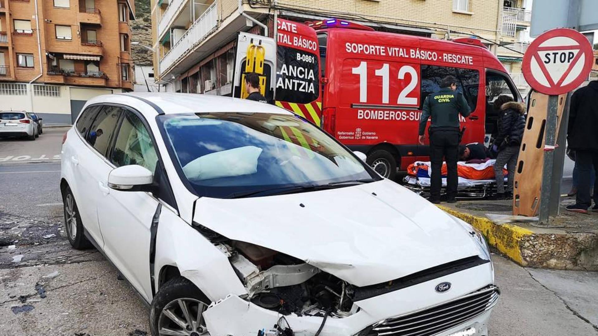 Tres heridos tras un choque entre dos vehículos en Lodosa