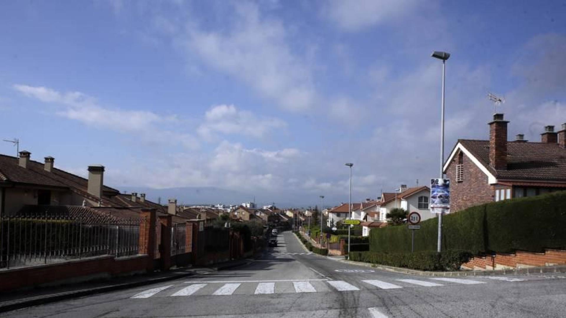 Vista de la avenida Las Leras, una de las zonas de chalets de Artica donde se han producido robos.