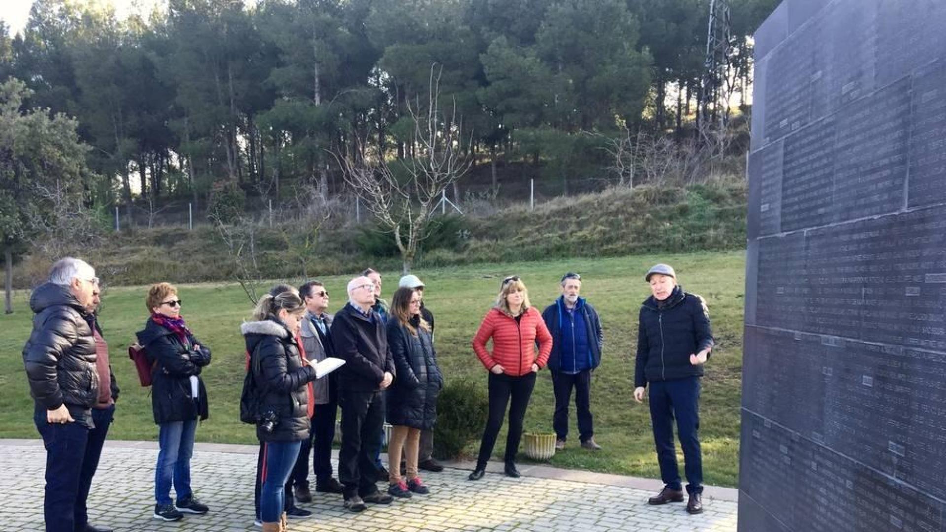 El Gobierno de Navarra repara el muro del Parque de la Memoria de Sartaguda