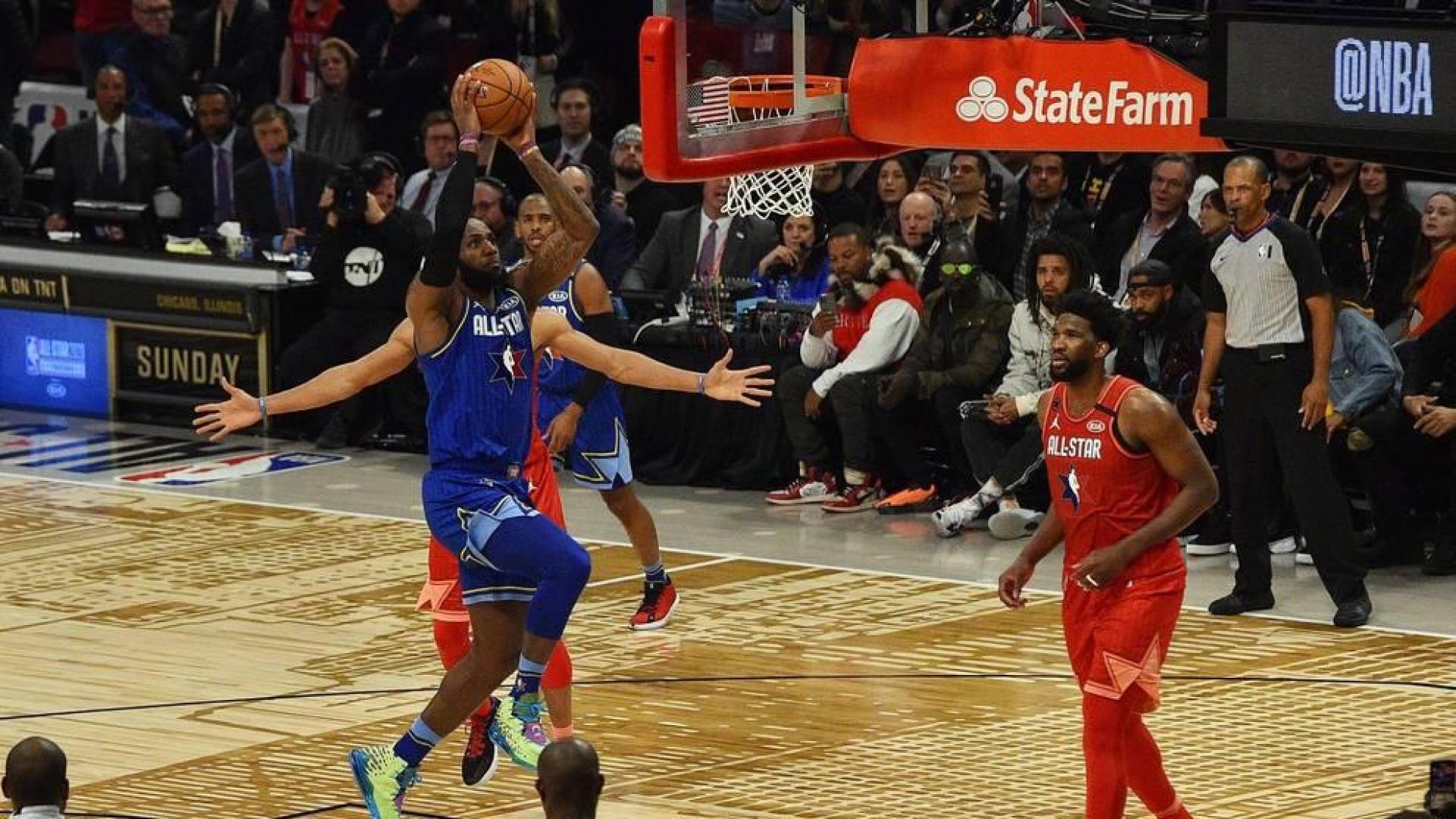 Los Ángeles acogió este domingo, 16 de febrero, el Partido de las Estrellas que tuvo como grandes protagonistas al pívot Anthony Davis y al alero Kawhi Leonard y que se celebró en memoria de Kobe Bryant.