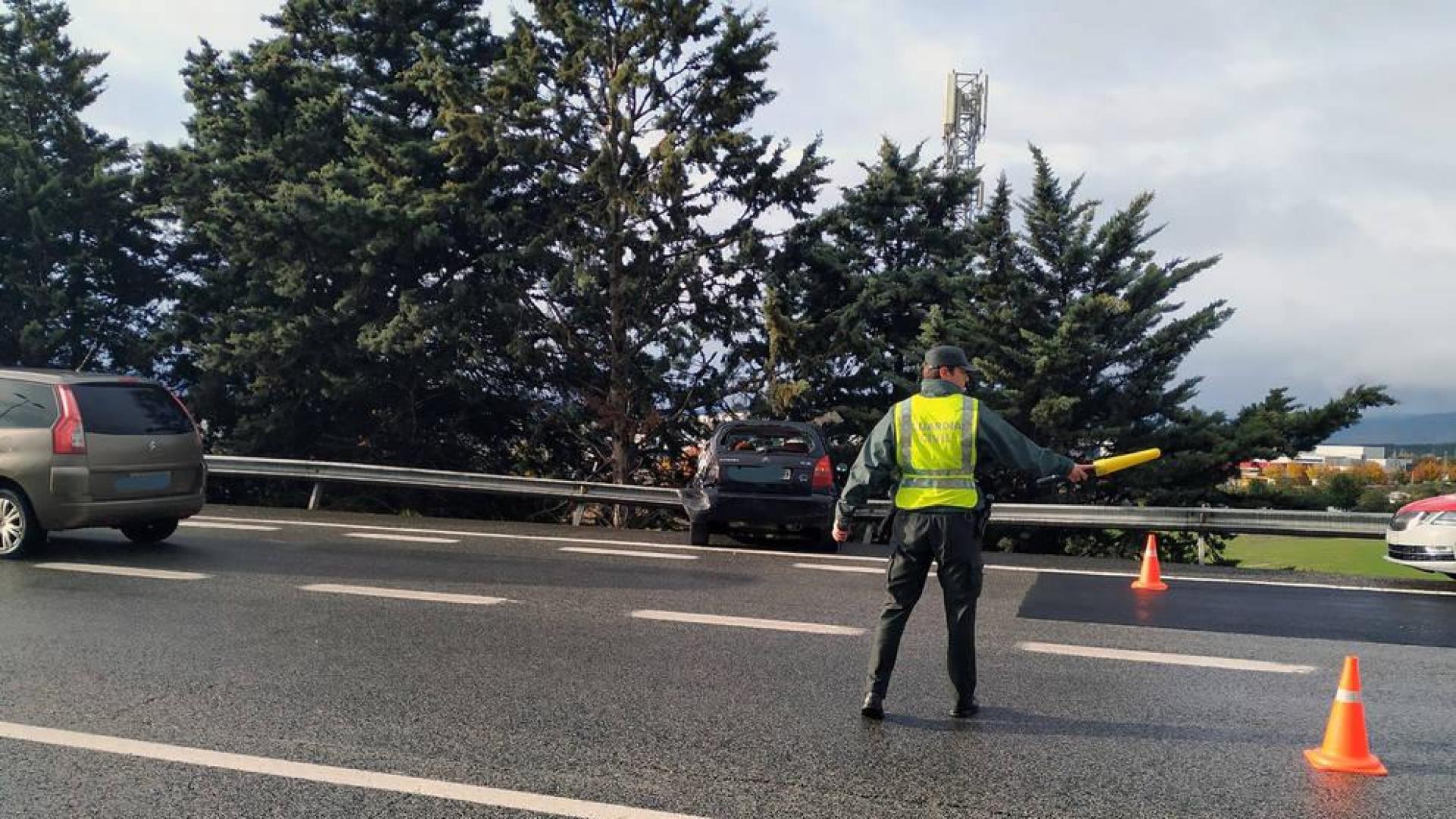 Un trasladado al CHN en un accidente múltiple entre tres coches en Berrioplano