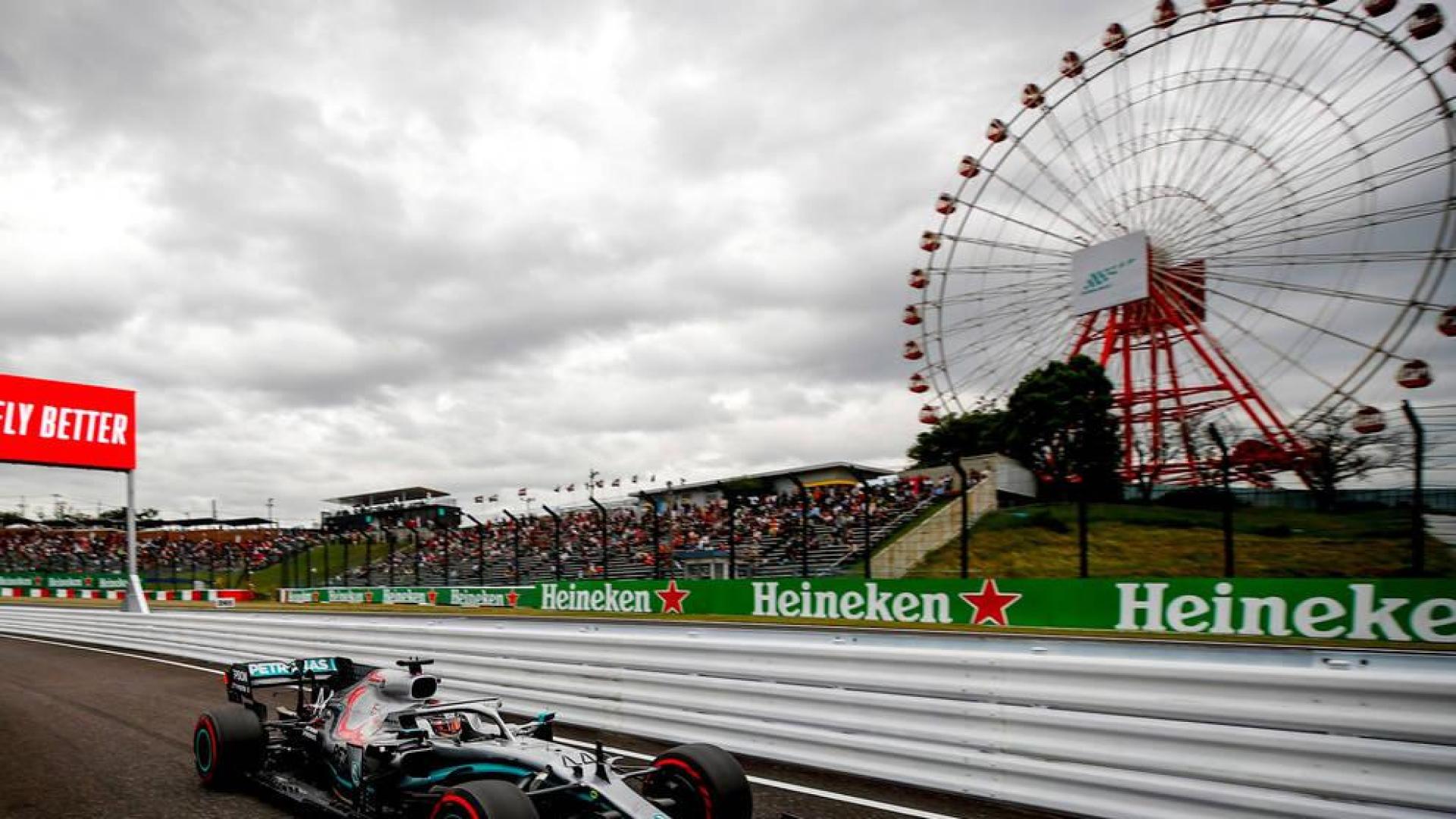 El coche de Hamilton en la primera sesión de entrenamientos libres del Gran Premio de Japón