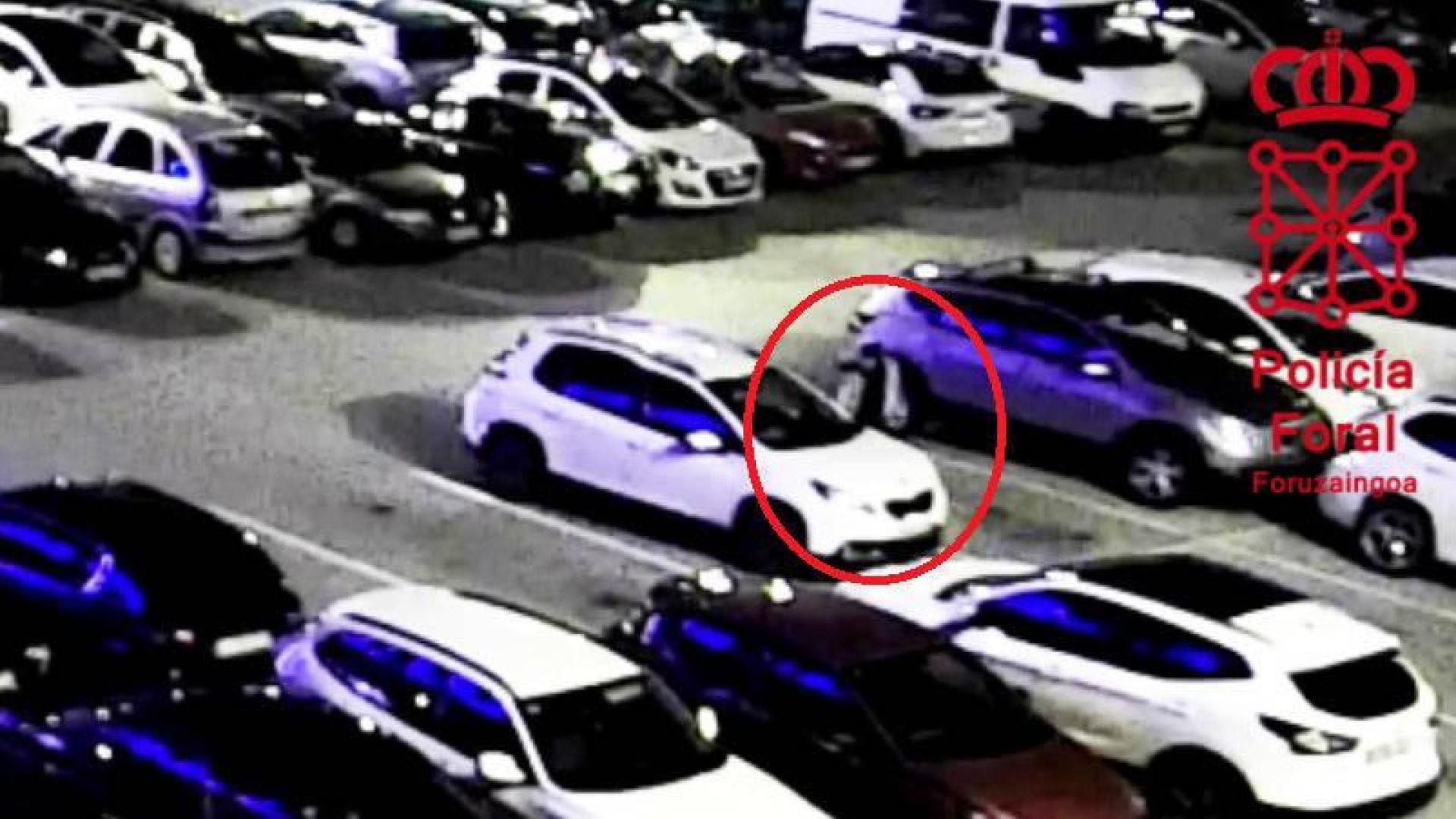 Detenido un joven de Burlada por rayar un coche tras una discusión en un parking