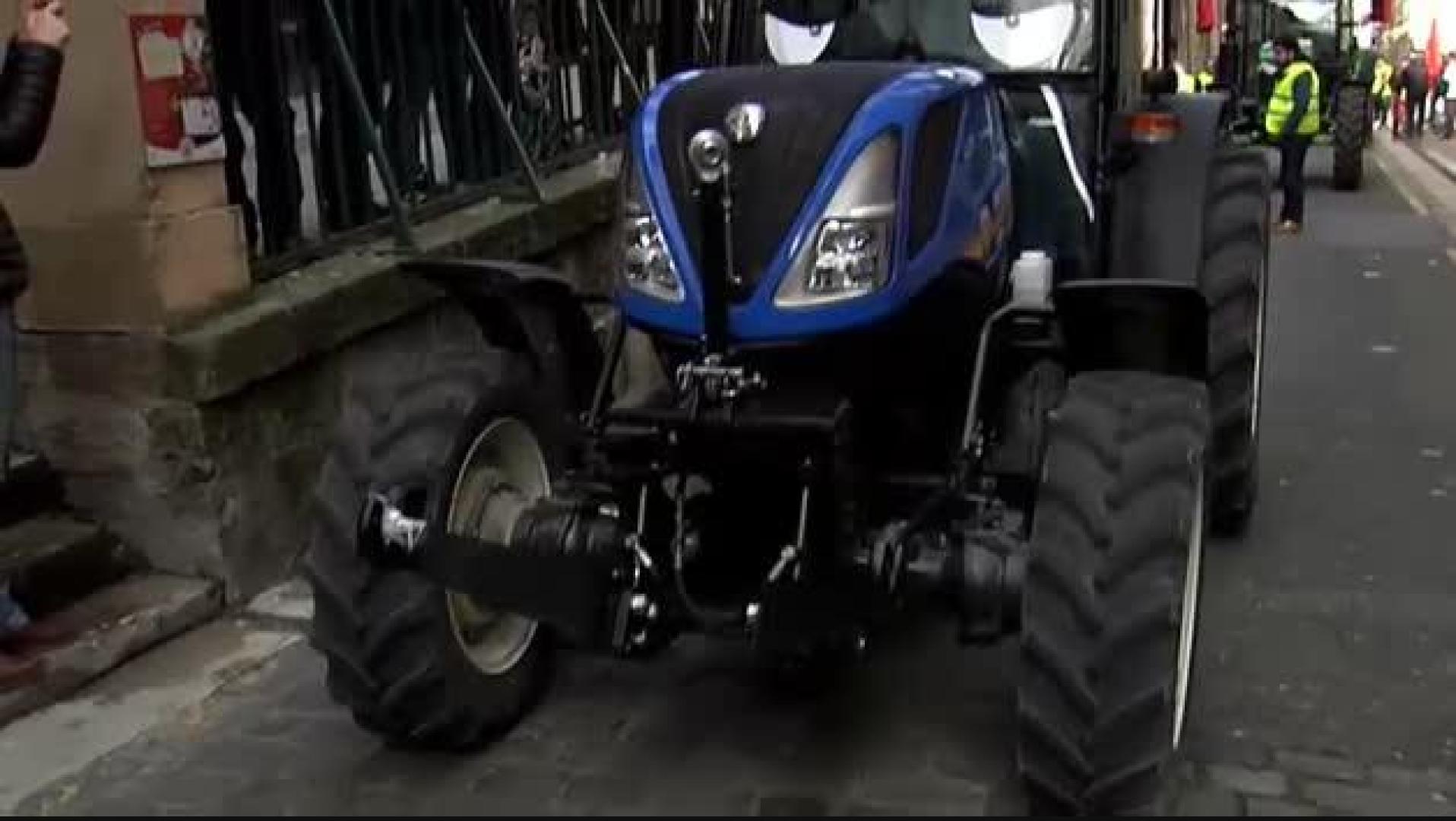Vídeo del encierro de tractores en Pamplona