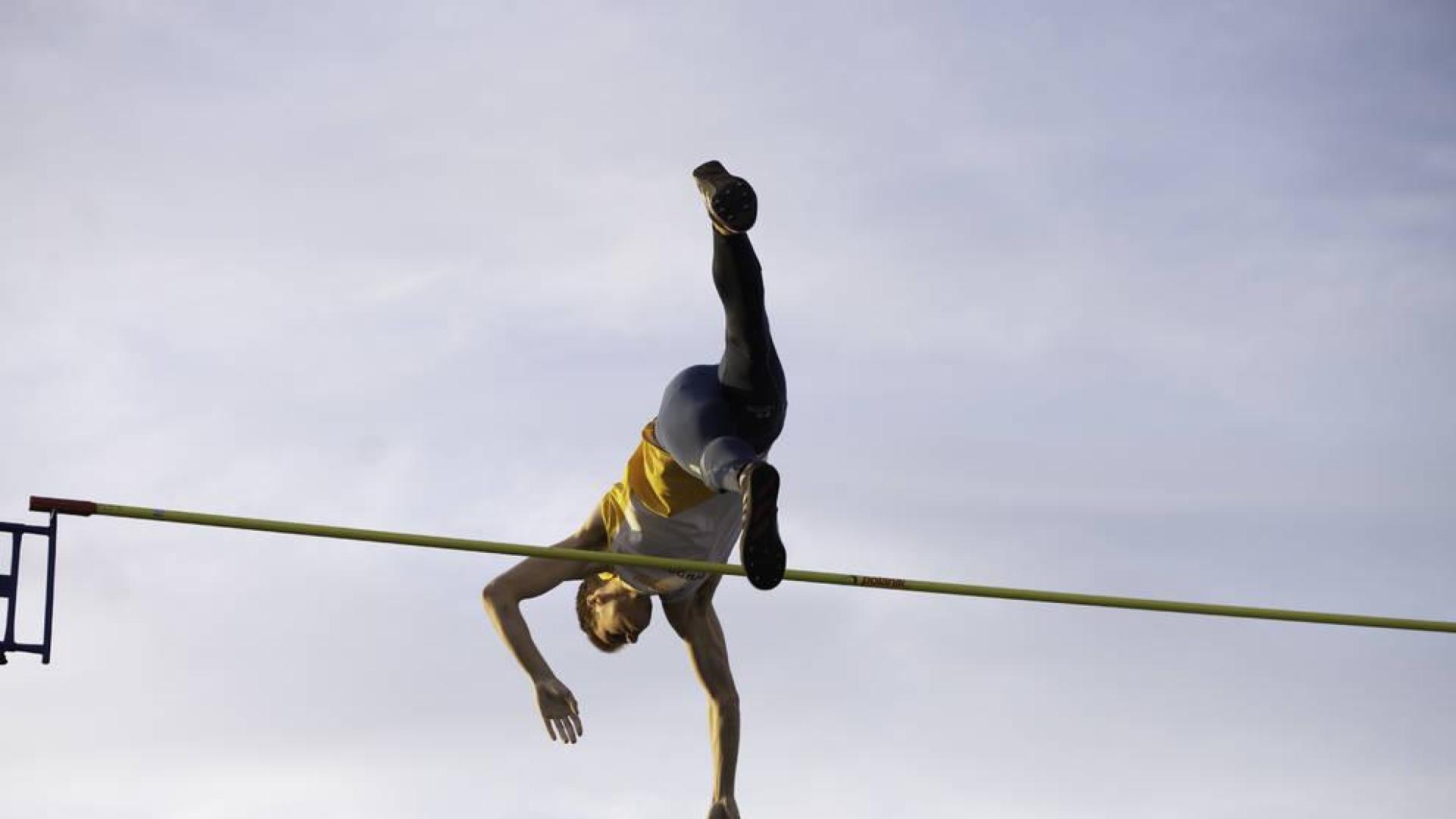 Adrián Vallés: “Lo de Duplantis es buenísimo para la pértiga y el atletismo”