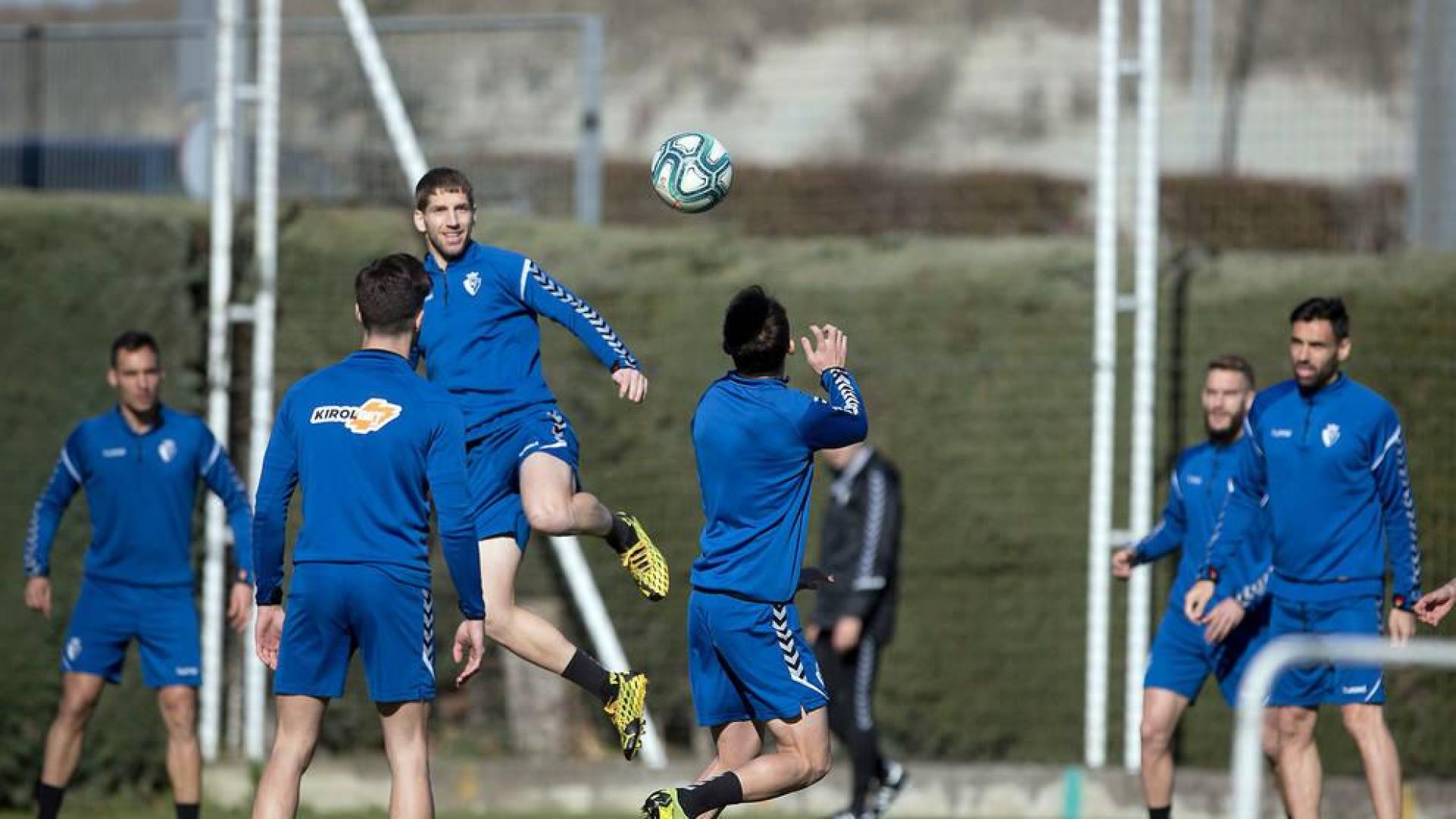 Oier no participa en el penúltimo entrenamiento antes de medirse al Granada