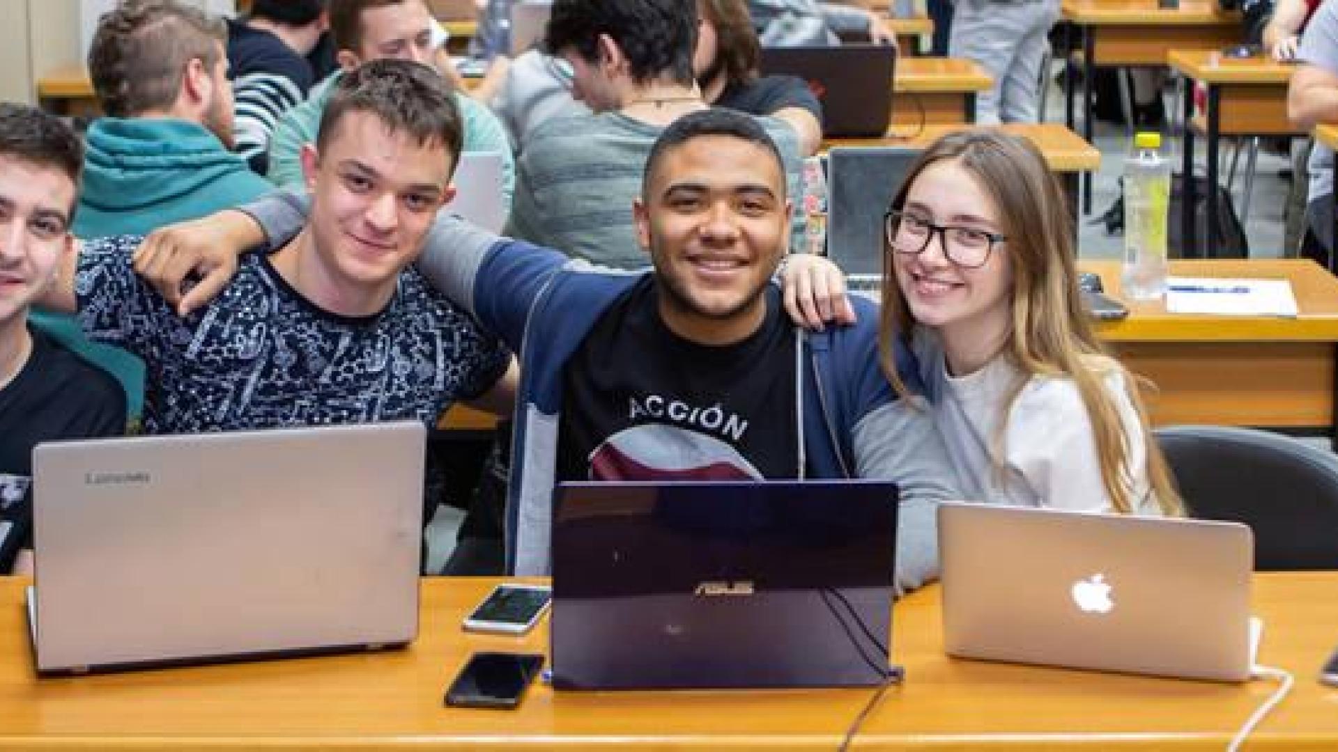52 estudiantes de la UPNA participan en un desafío internacional de Google