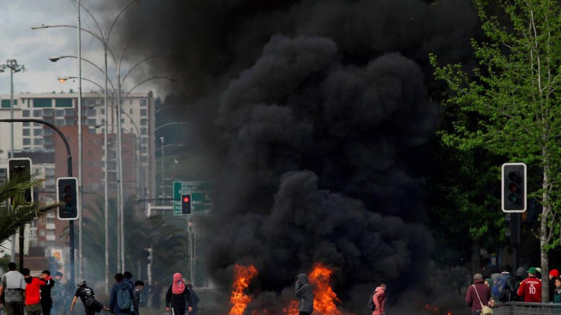 Chile, "en guerra" contra una violencia que deja ya una decena de muertos
