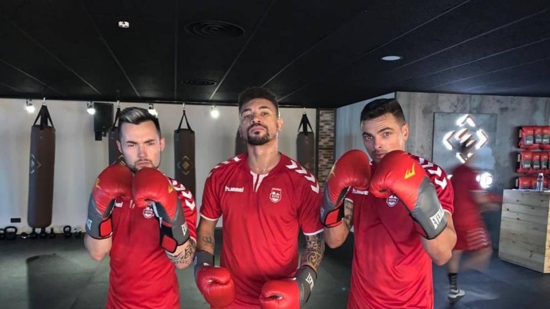 Dani Saldise, Araça y Mancuso se calzaron los guantes de boxeo, junto al resto de sus compañeros, para preparar la cita de hoy.