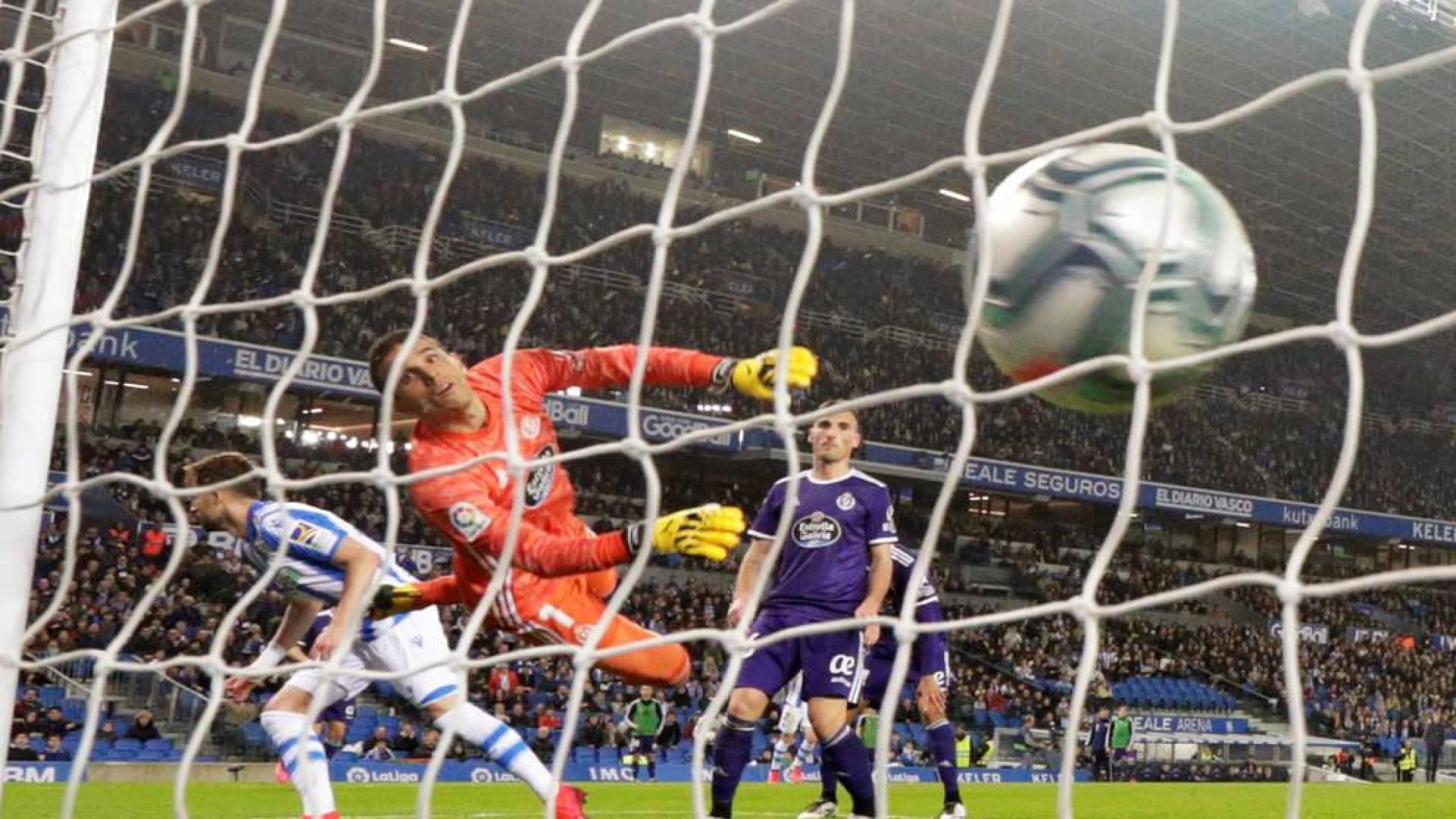Januzaj desequilibra las tablas en un Anoeta de fiesta