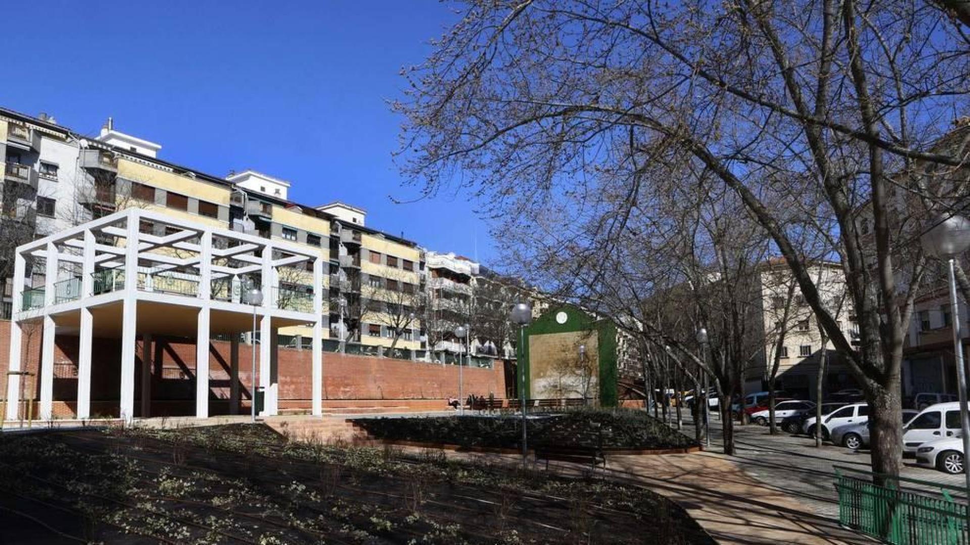 La plaza del Búho en la actualidad, remozada recientemente por el Ayuntamiento de Pamplona, en el barrio de la Milagrosa.