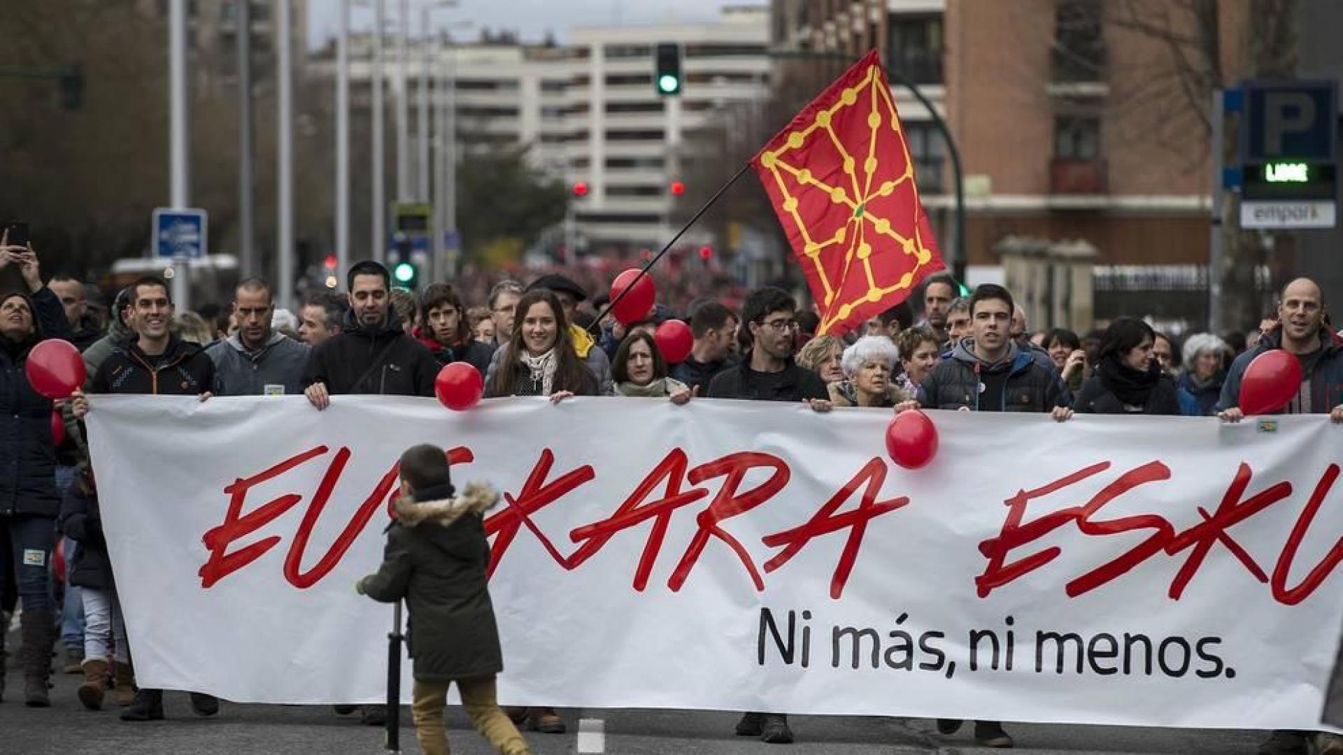 La marcha, con más de 5.000 asistentes según los organizadores y 3.000 según la delegación del Gobierno, había sido convocada por padres y madres de niños afectados.