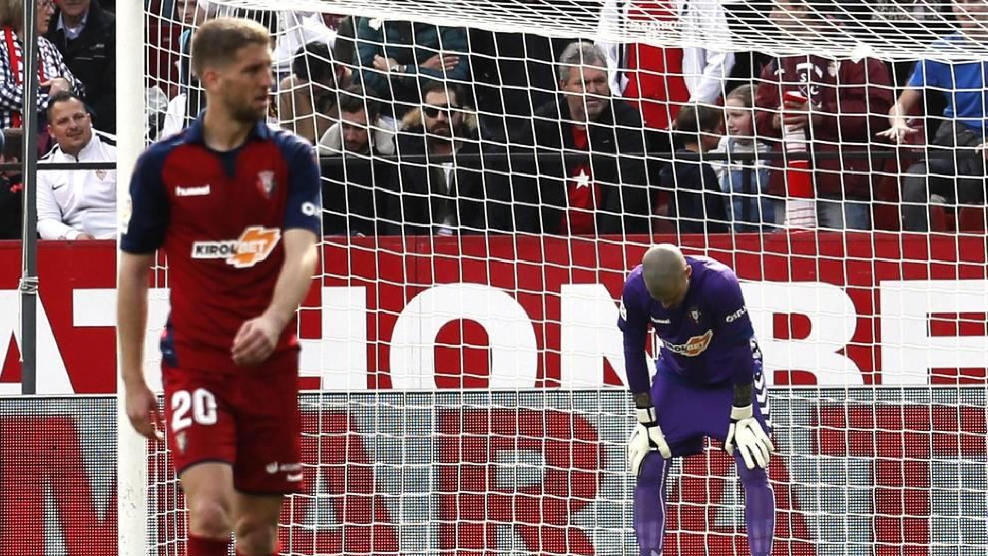 Brasanac y Rubén se lamentan tras encajar el tercer gol.