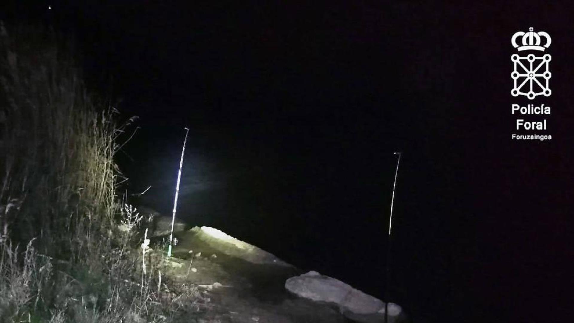 Detenido por pescar anguilas sin licencia, drogado y bebido