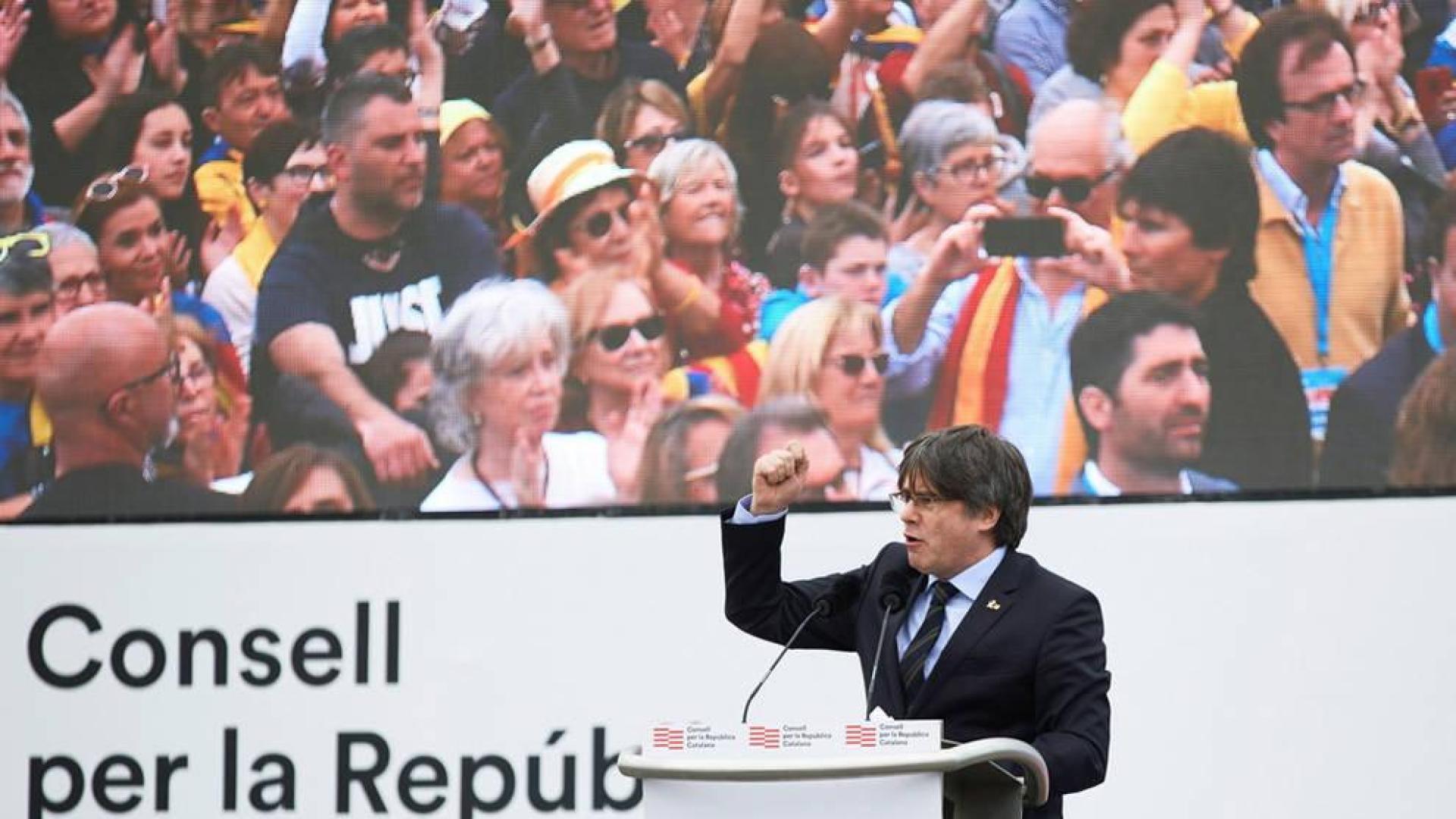 Puigdemont pide preparar un "escenario B" al de la mesa de negociación