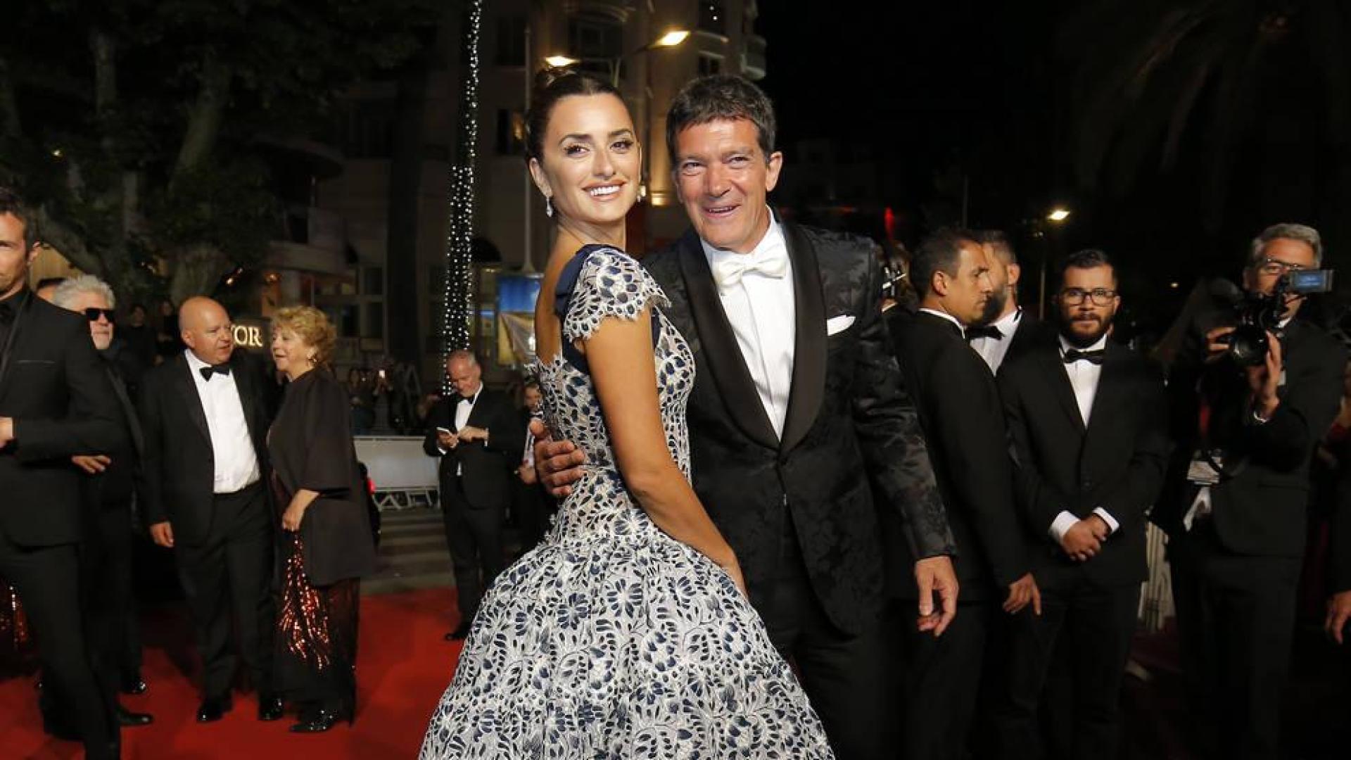 Penélope Cruz reina en la alfombra roja de Cannes en la noche de Almodóvar