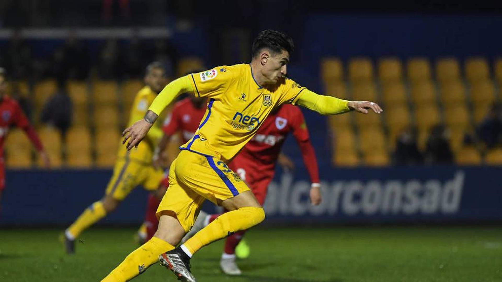Luis Perea, en una imagen de un partido reciente con la camiseta del Alcorcón.