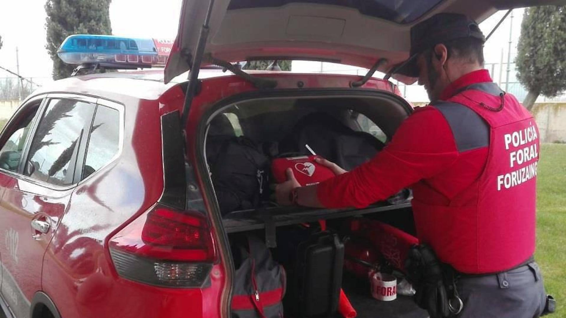 Agentes de Policía Foral auxilian a un varón con parada cardiaca en Fontellas